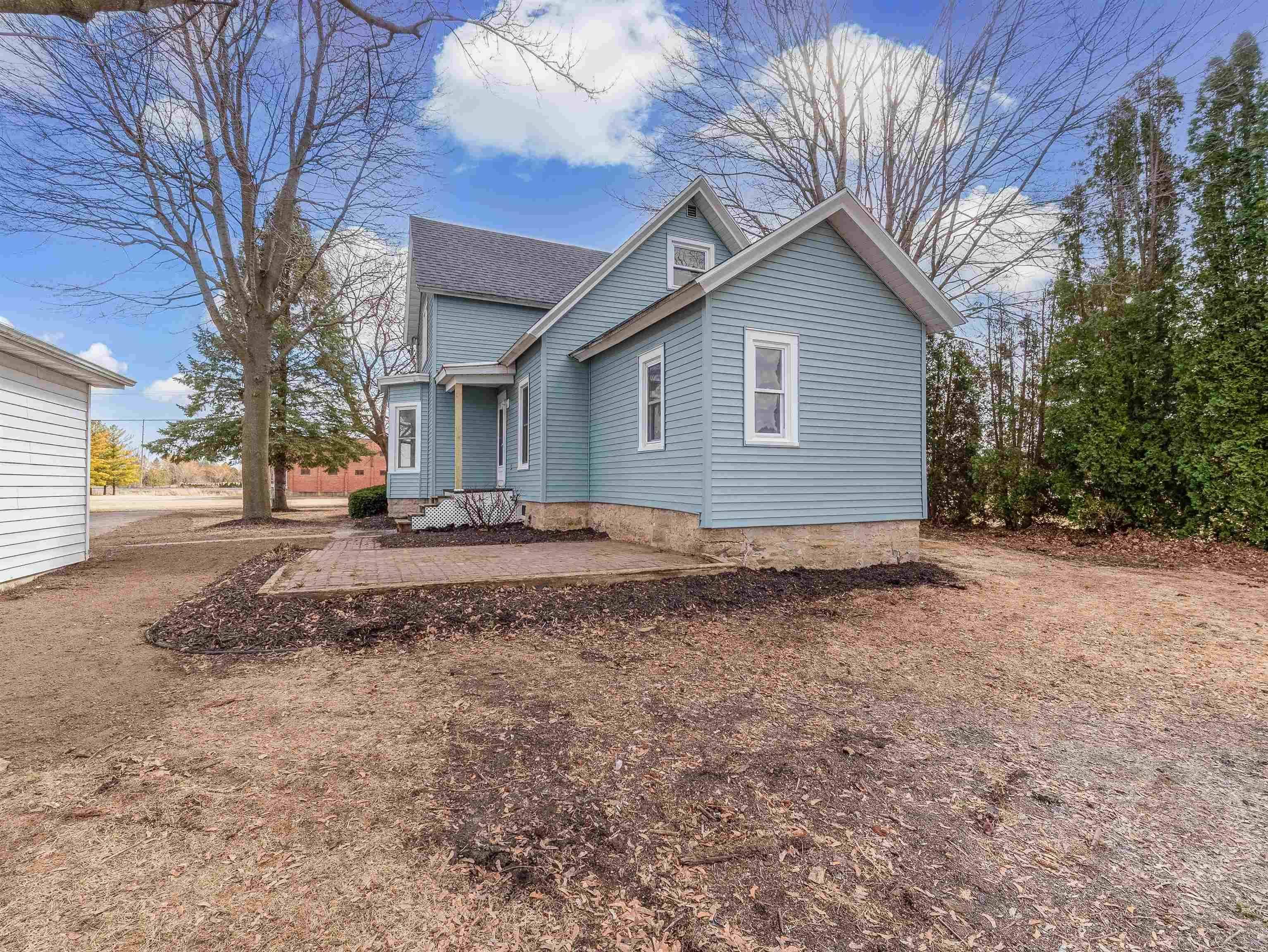 Randolph, WI 53956,323 W Stroud Street