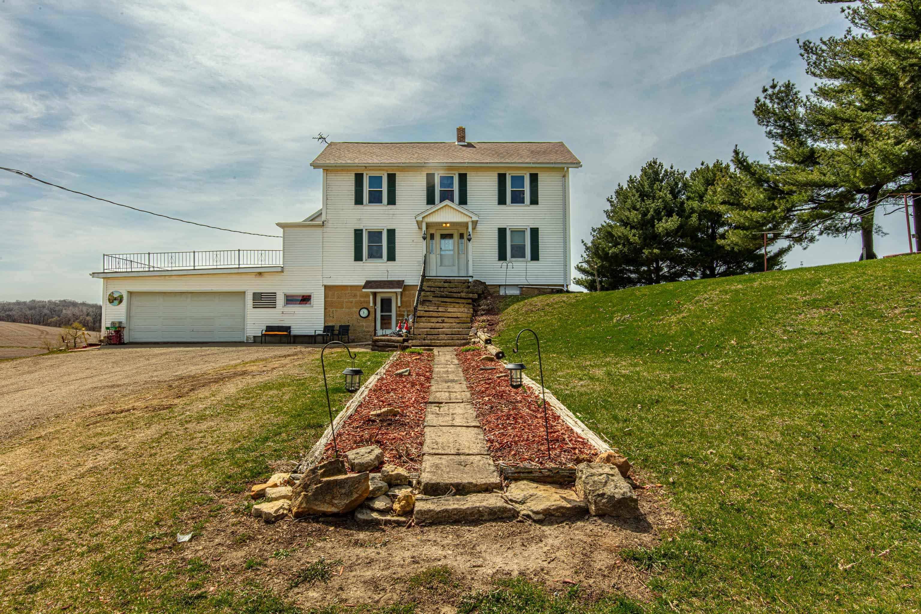 South Wayne, WI 53587,1943 State Road 11
