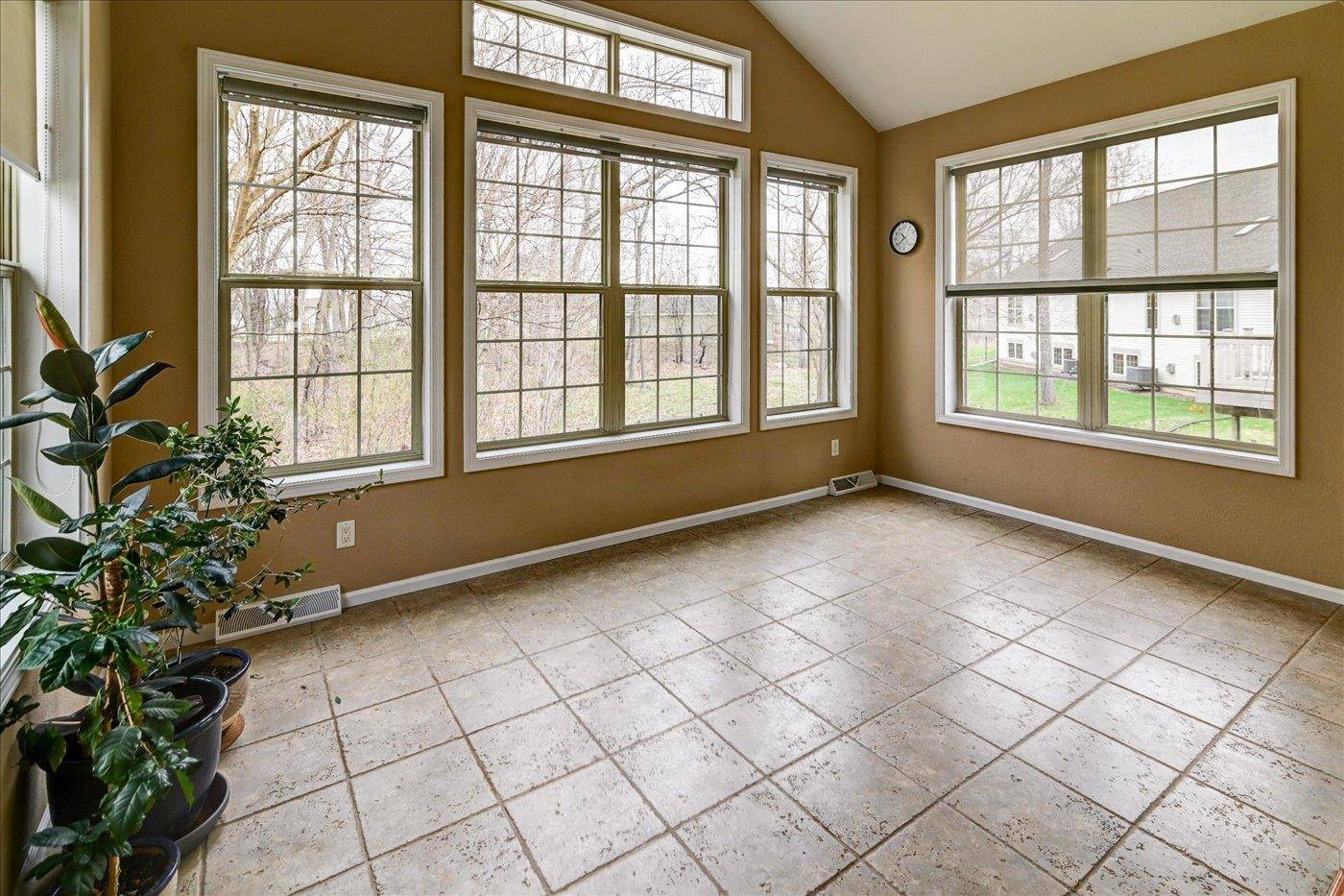 Sun Prairie, WI 53590,1344 Woodgrove Way
