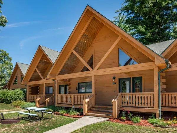 Warrens, WI 54666,902 Yogi Circle