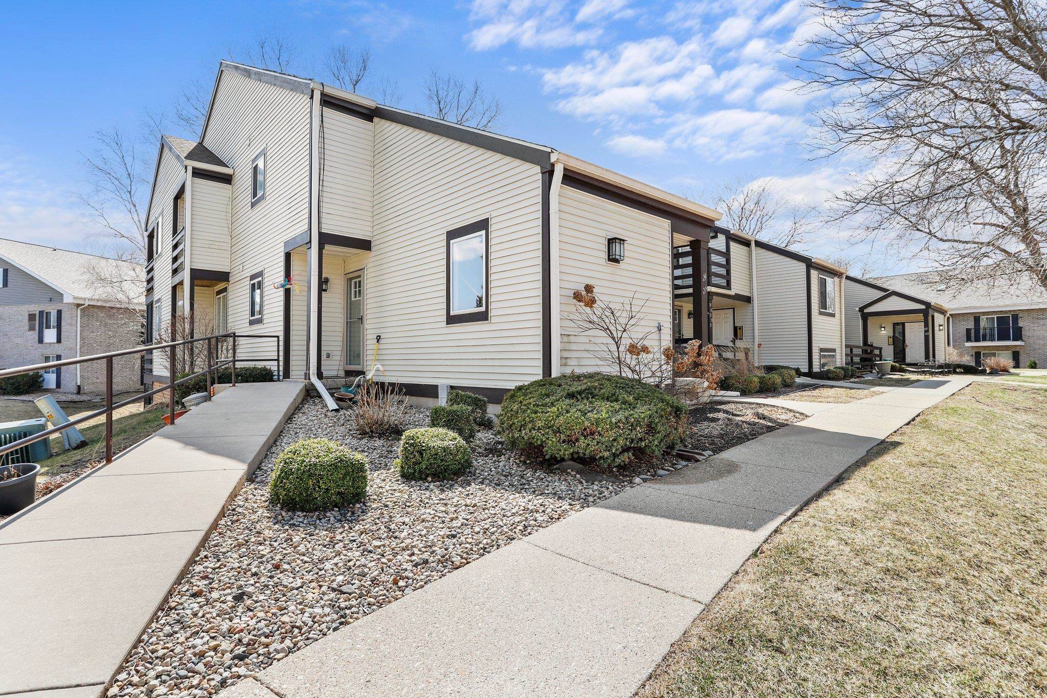 Madison, WI 53717,25 Creekside Way #37