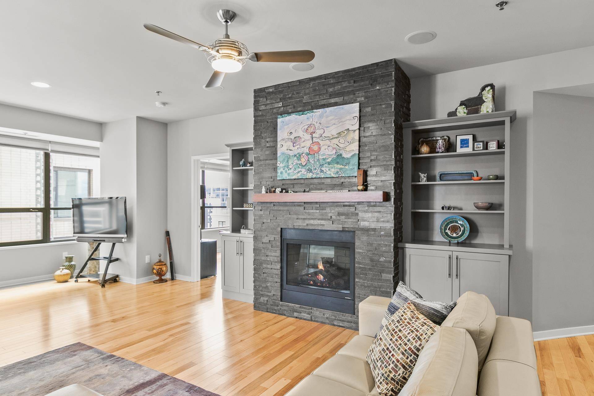 Madison, WI 53703,137 E Wilson Street #1112