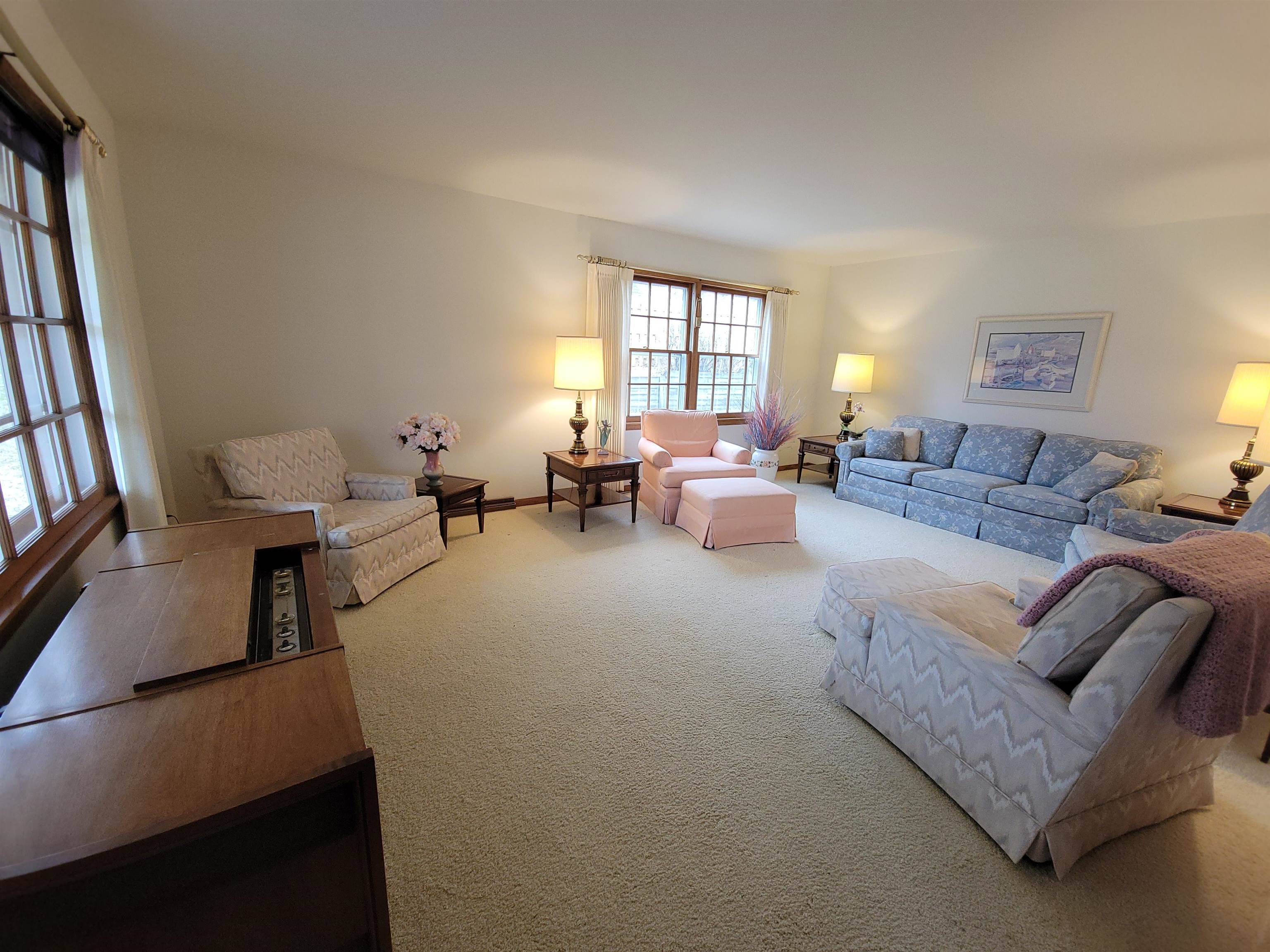 Portage, WI 53901,302 Riverview Court