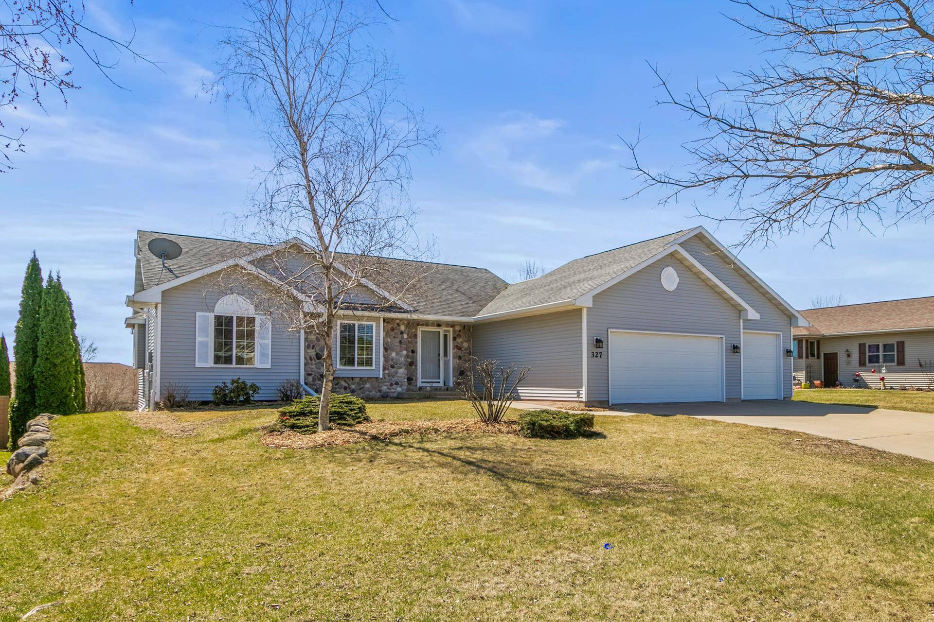 Deforest, WI 53532,327 Country Clover Drive