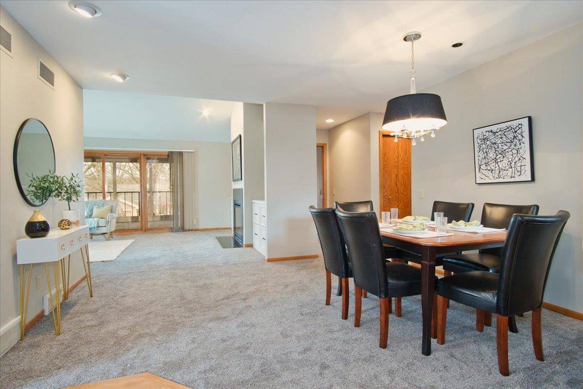 Middleton, WI 53562,5940 Woodcreek Lane