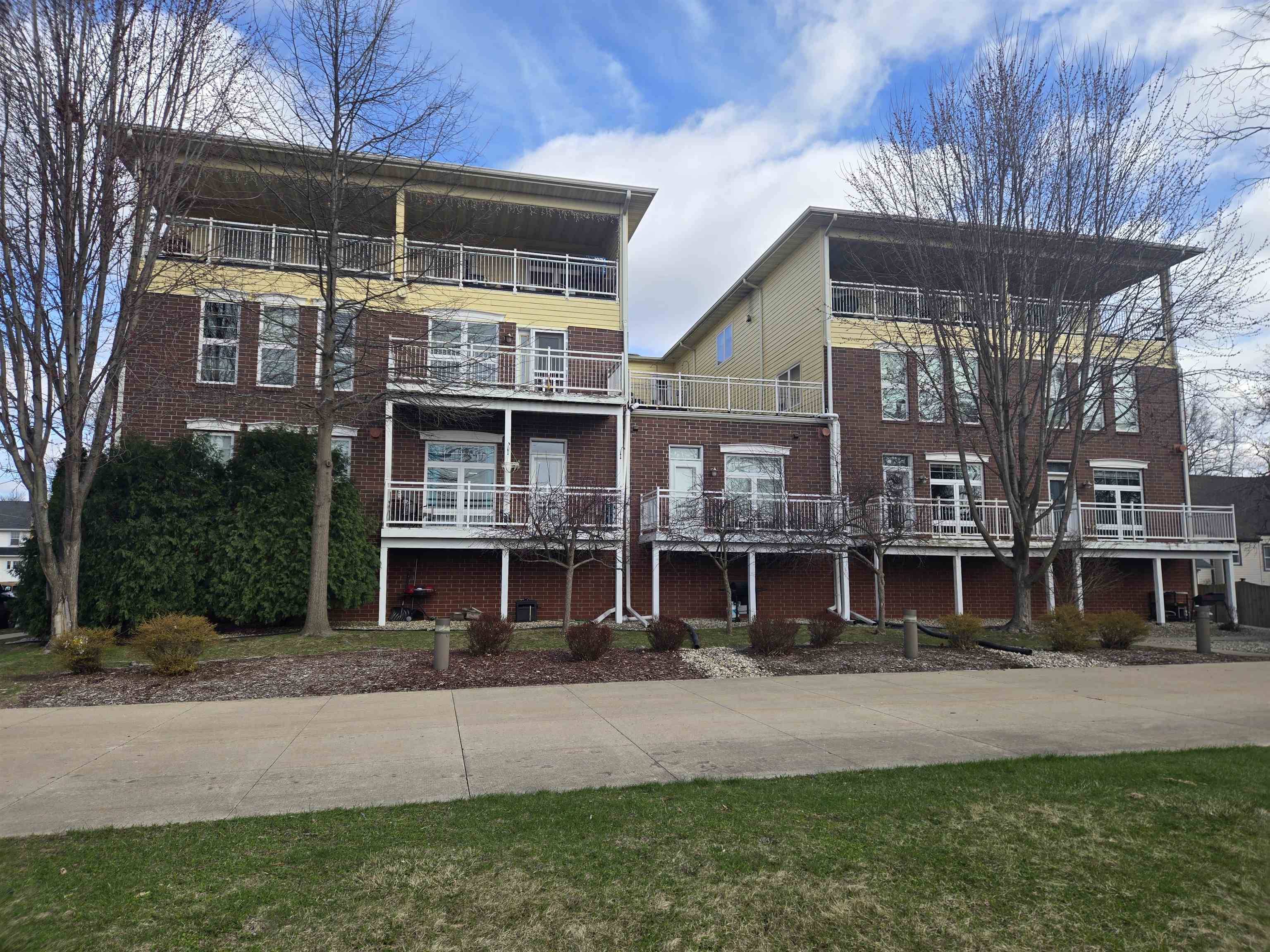 Fort Atkinson, WI 53538-1984,100 Edward Street #3