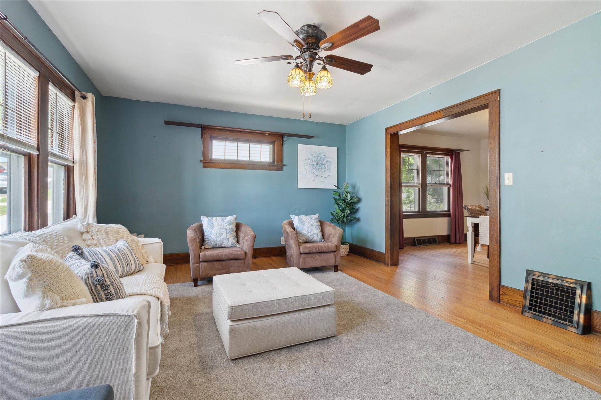 Stoughton, WI 53589,421 S 5th Street