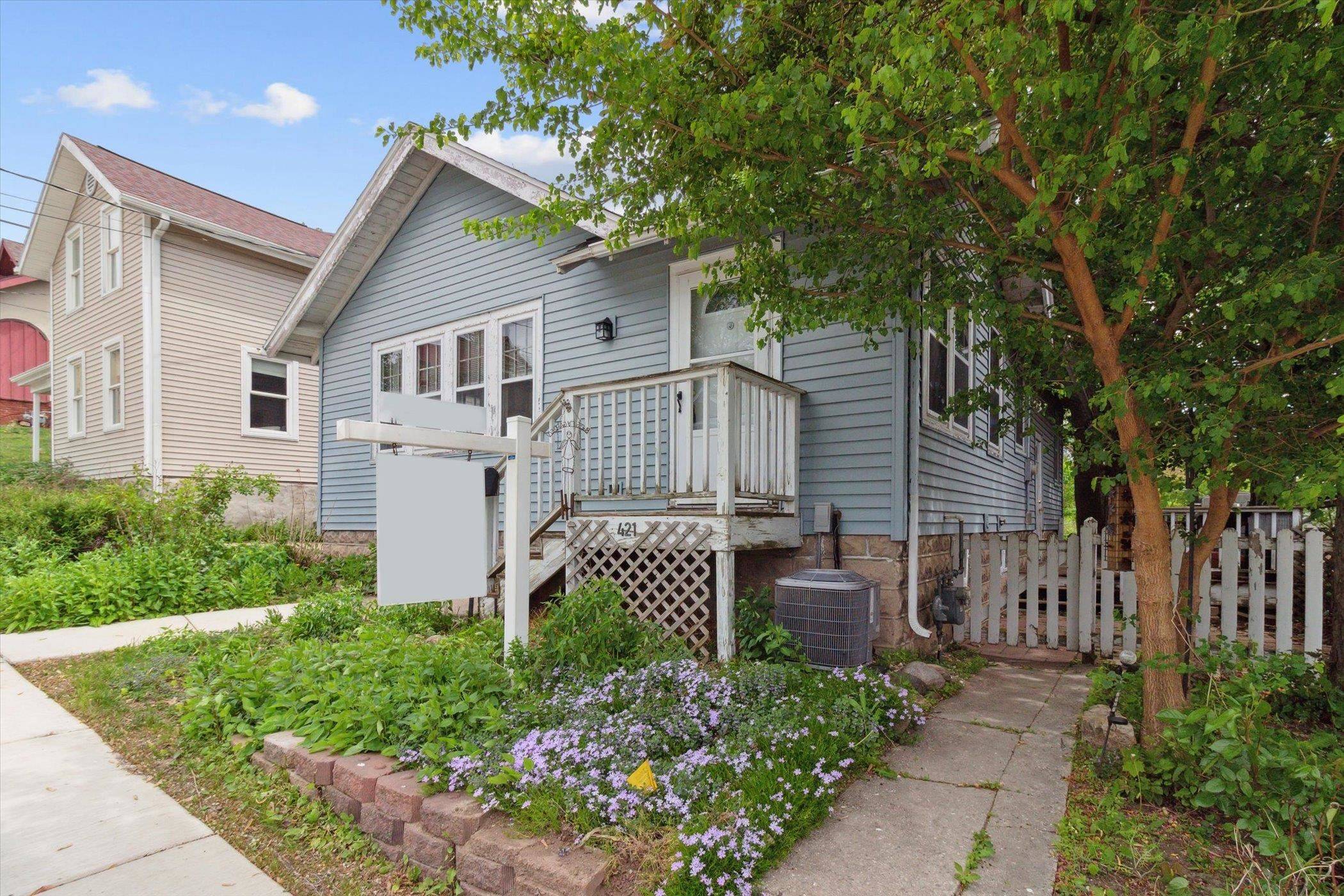 Stoughton, WI 53589,421 S 5th Street