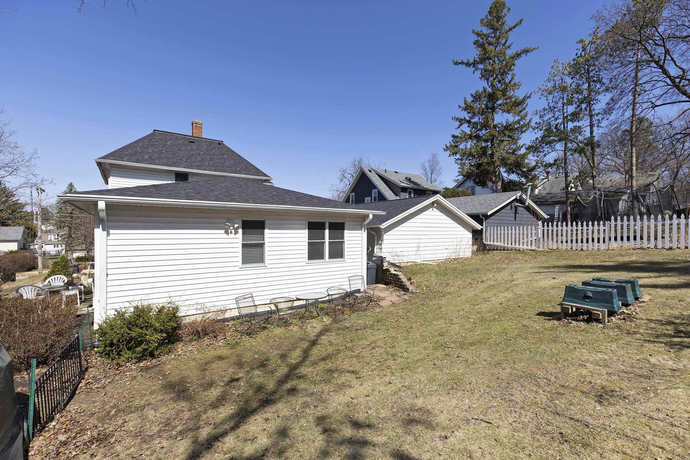 Jefferson, WI 53549,222 & 222 1/2 E Ogden Street