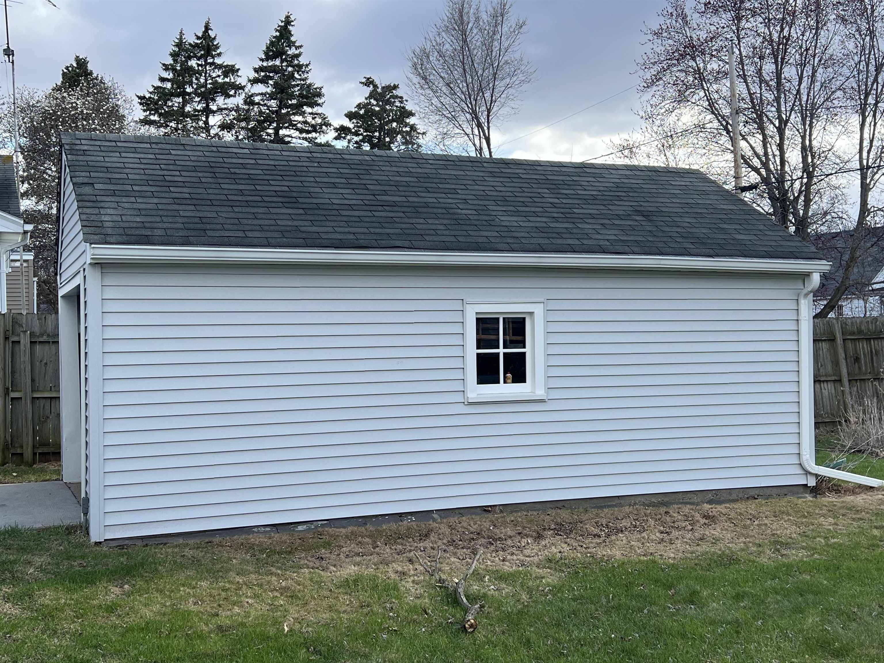 Janesville, WI 53545,18 S Randall Avenue