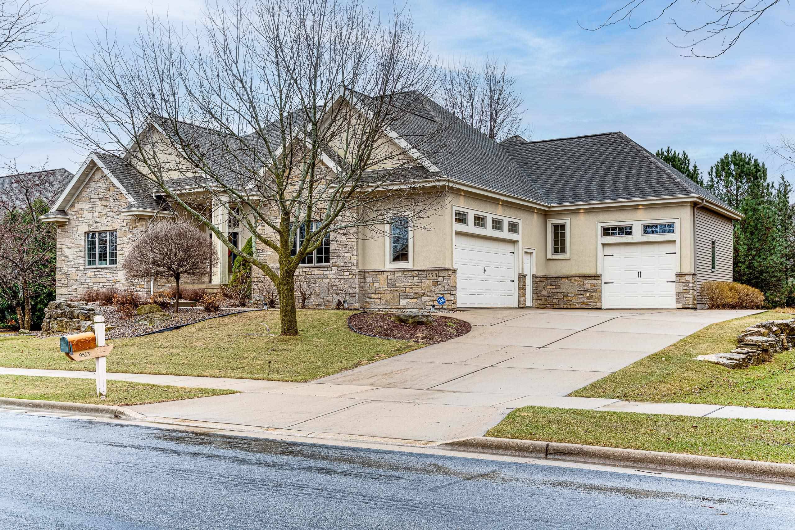 Middleton, WI 53562,9513 Blue Heron Drive
