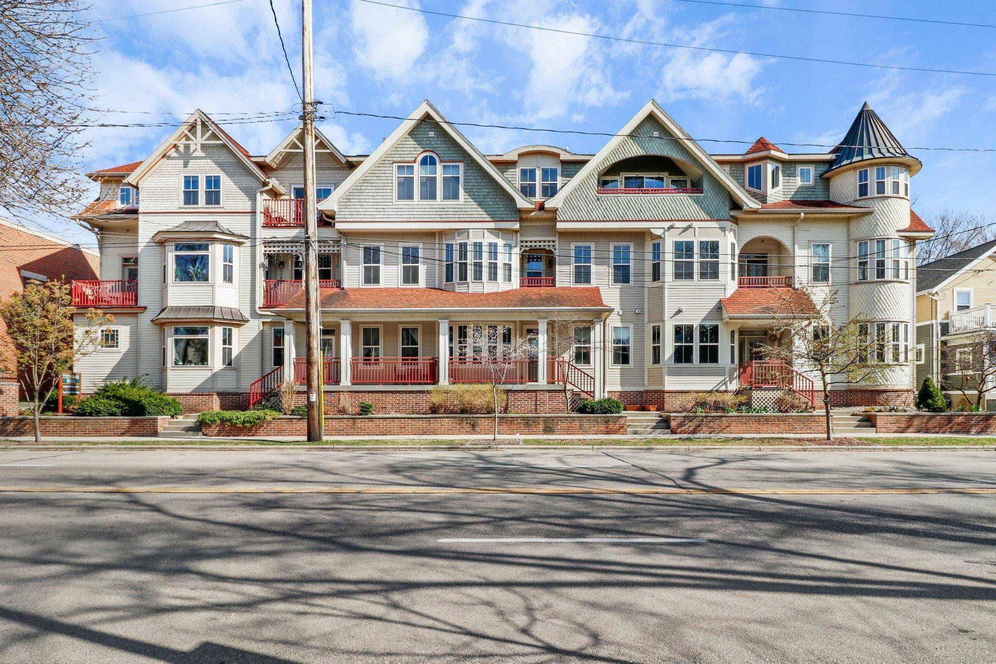 Madison, WI 53703,1037 Williamson Street #108