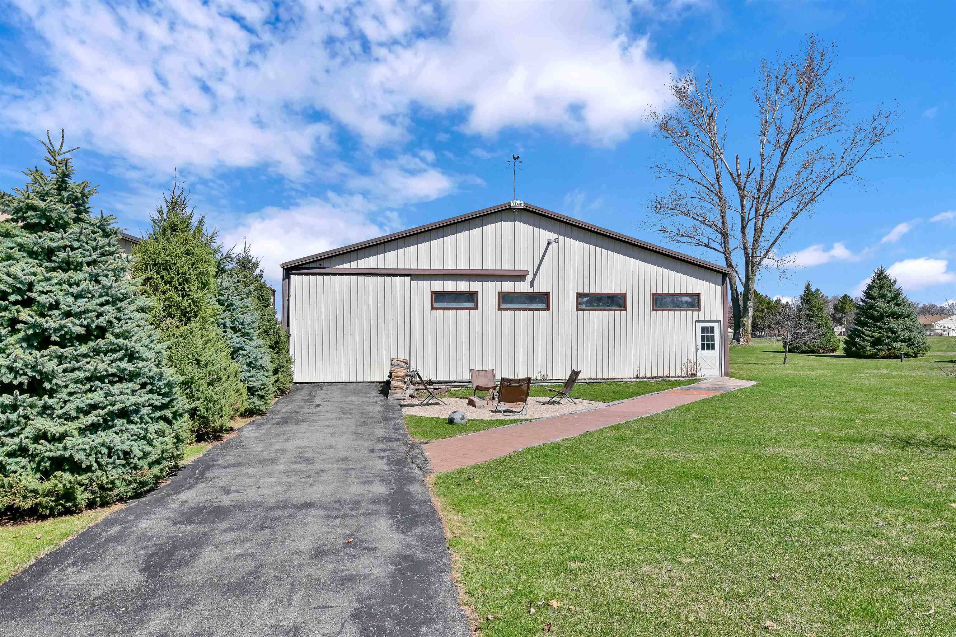 Waunakee, WI 53597,6010 Woodland Drive