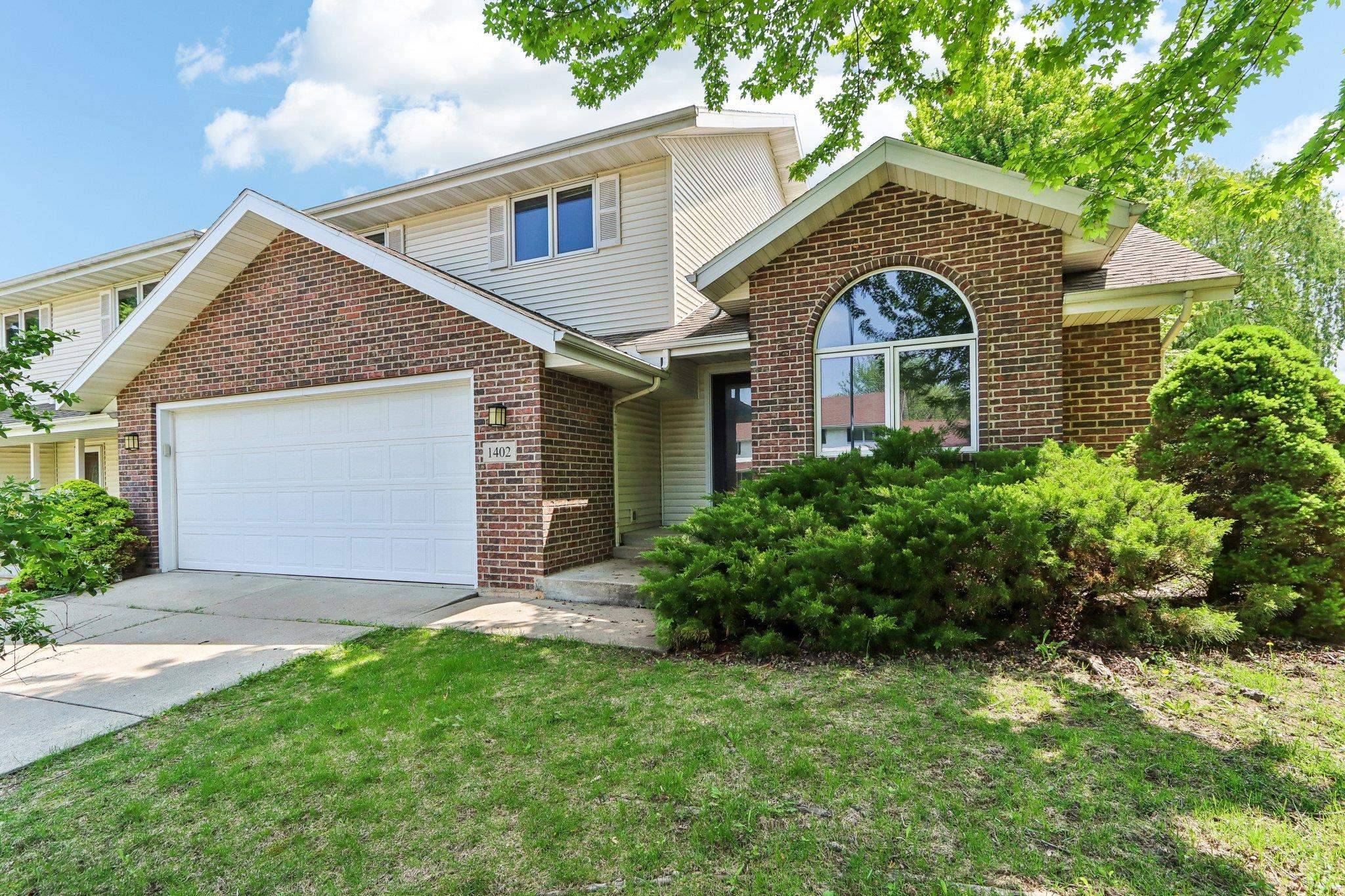 Waunakee, WI 53597,1402 Danbury Bay