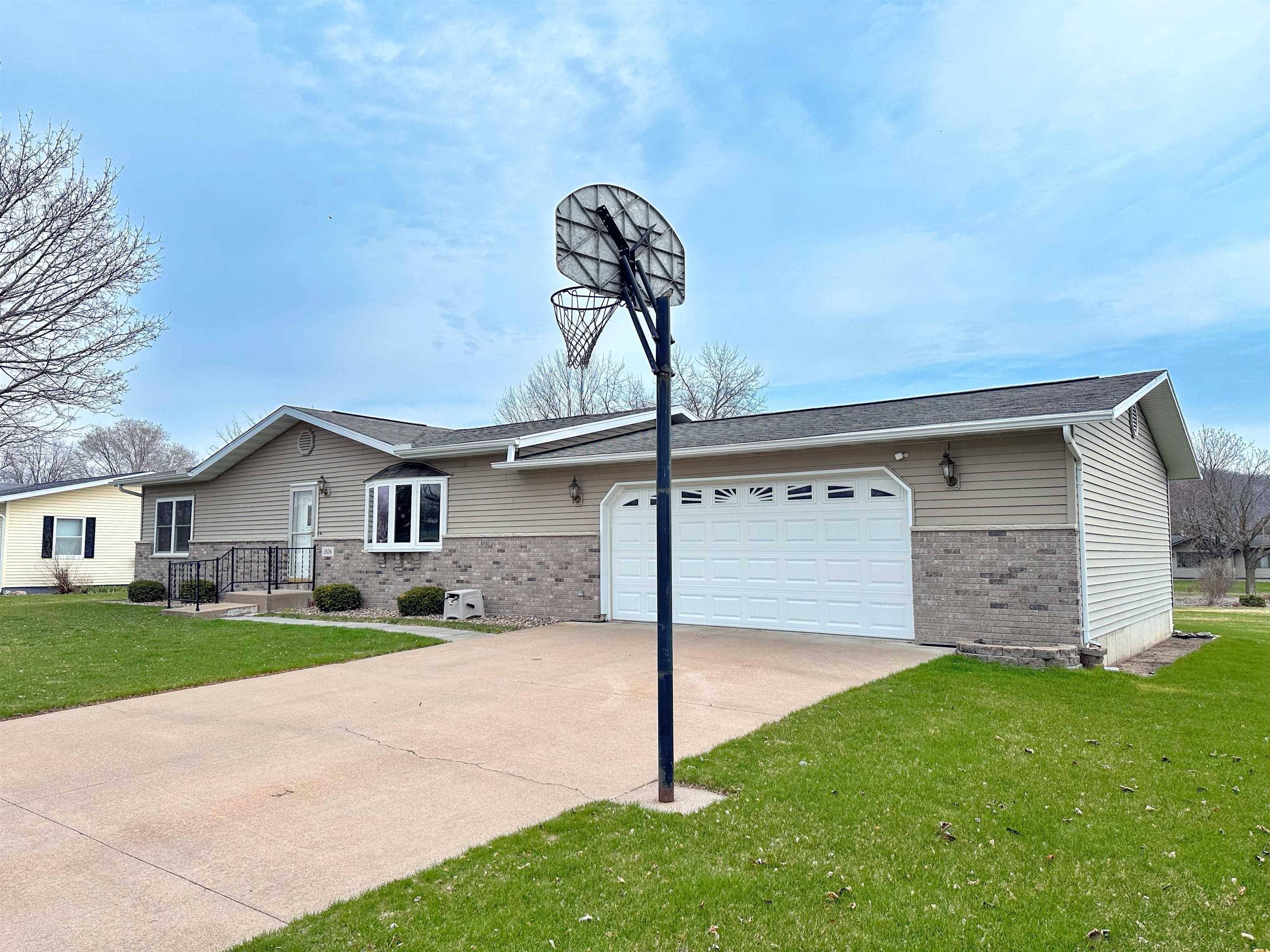 Prairie Du Chien, WI 53821,1526 S 12th Street