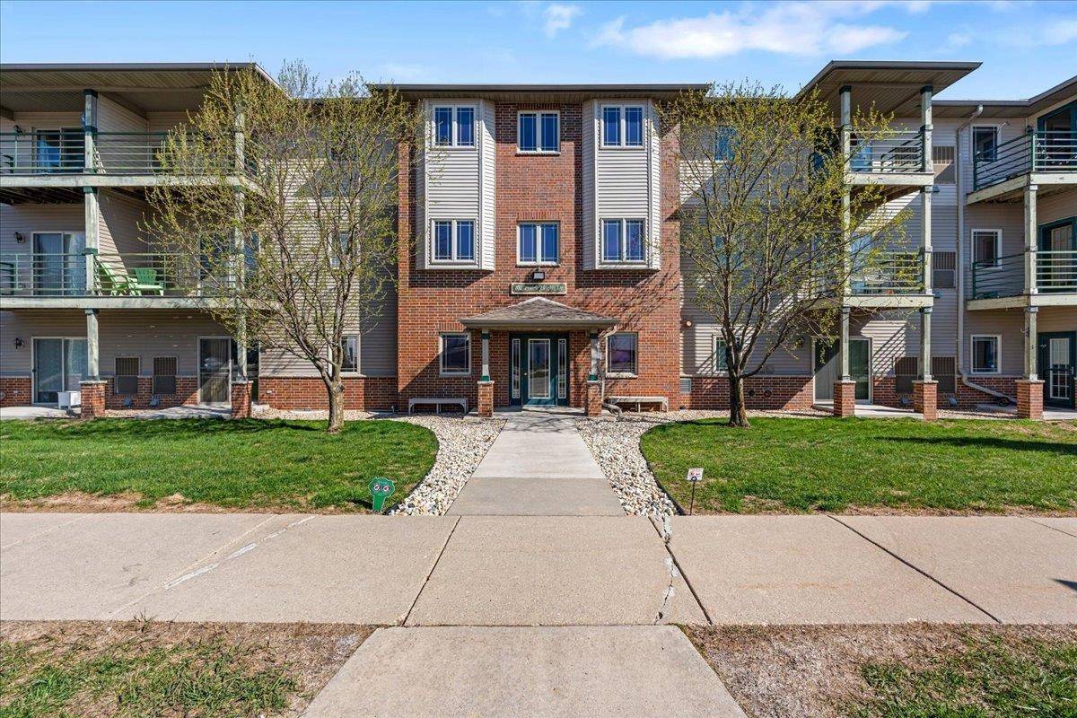 Verona, WI 53593,102 Prairie Heights Drive #310