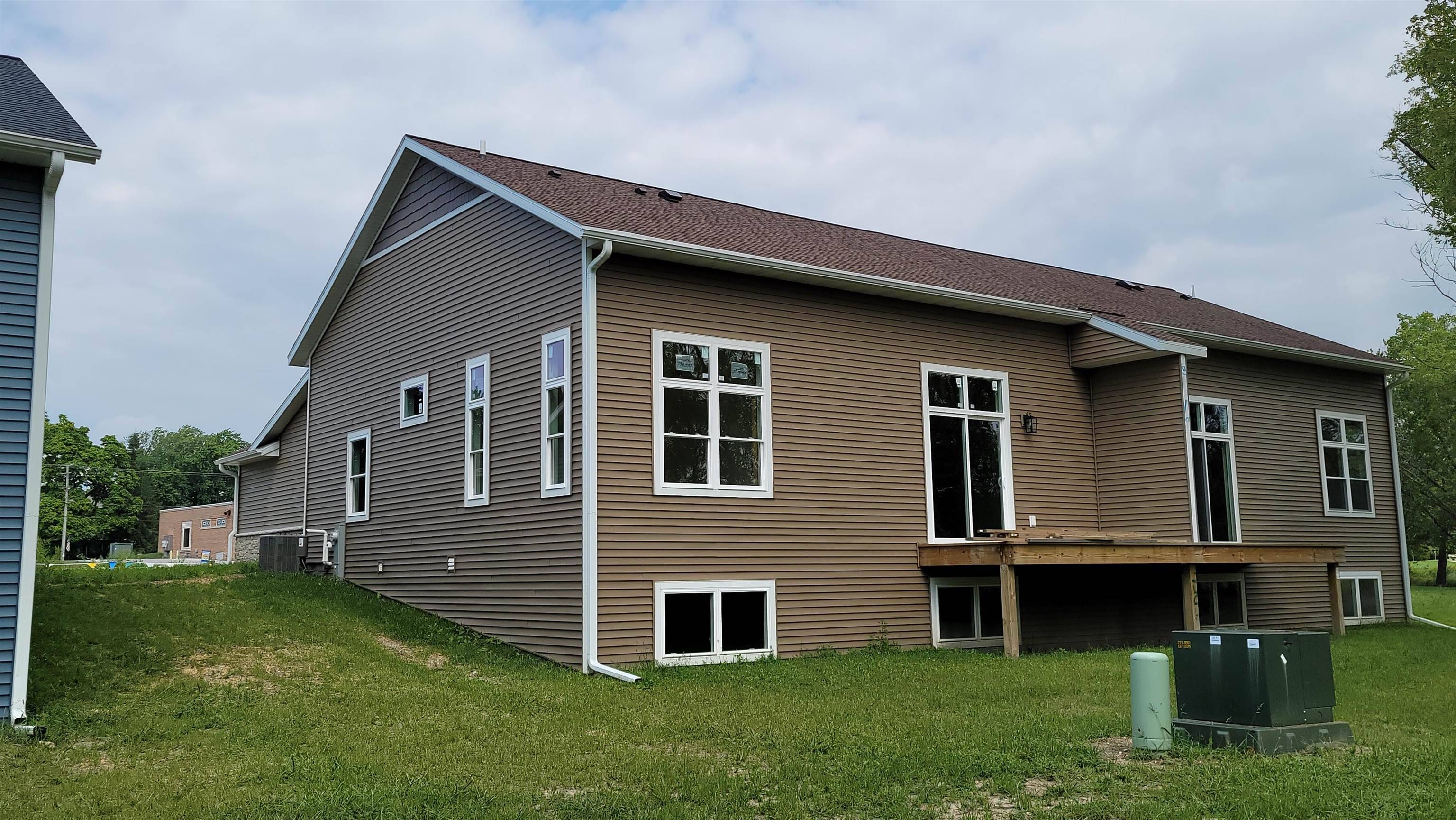 Eden, WI 53019-0123,305 Edenview Lane