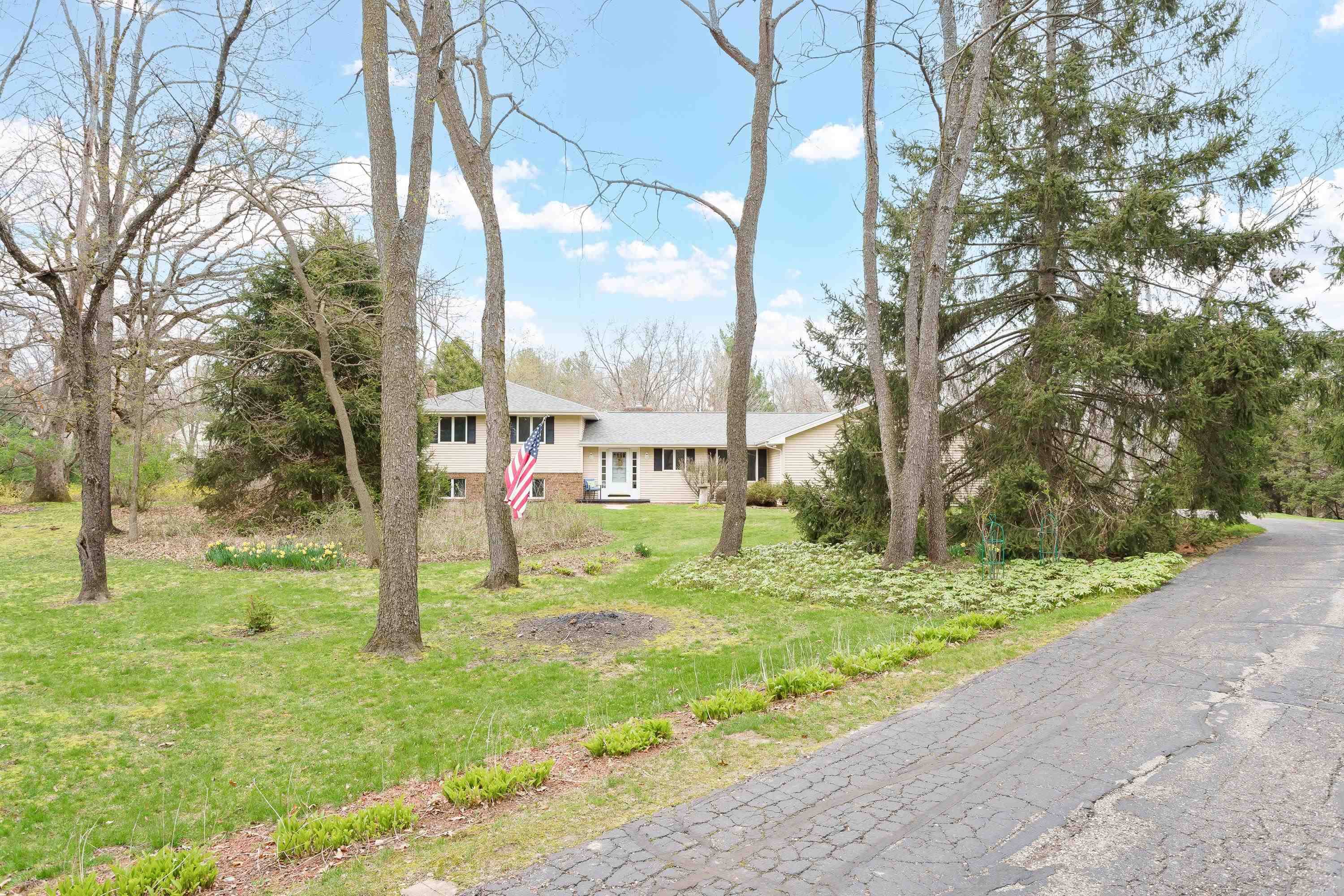 Janesville, WI 53545,3318 W Rollingwood Drive