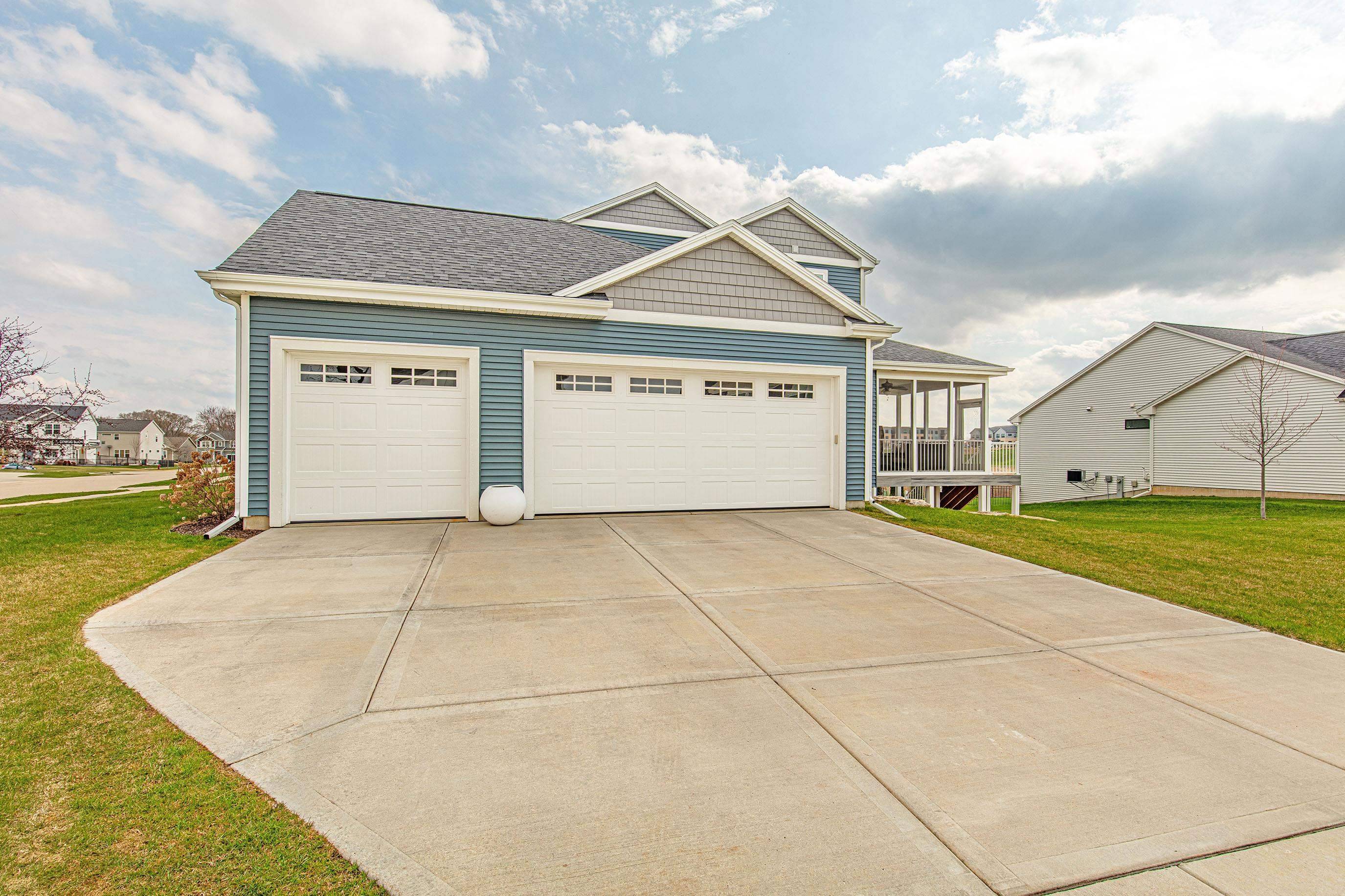 Mcfarland, WI 53558,5600 N PENINSULA Way