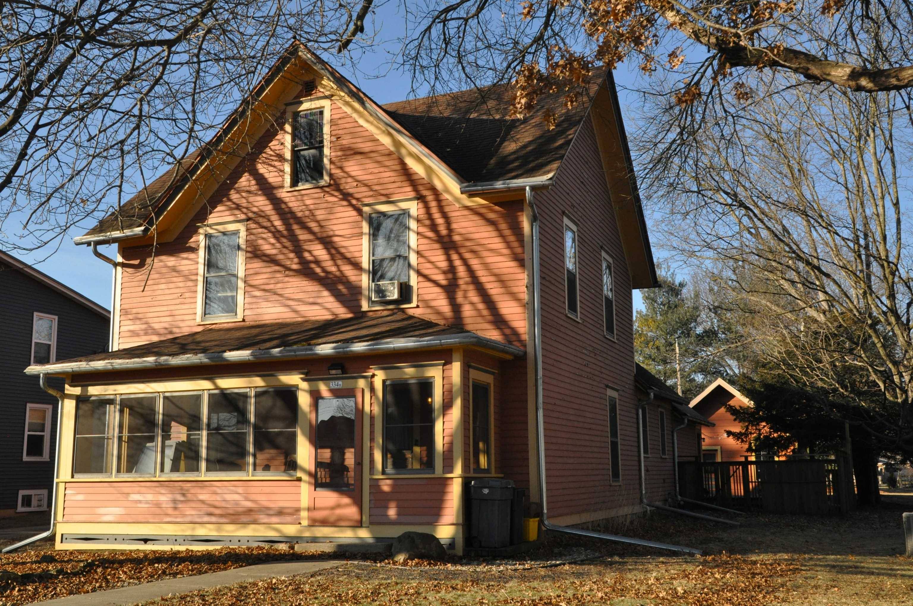 Spring Green, WI 53588,334 N Cincinnati Street