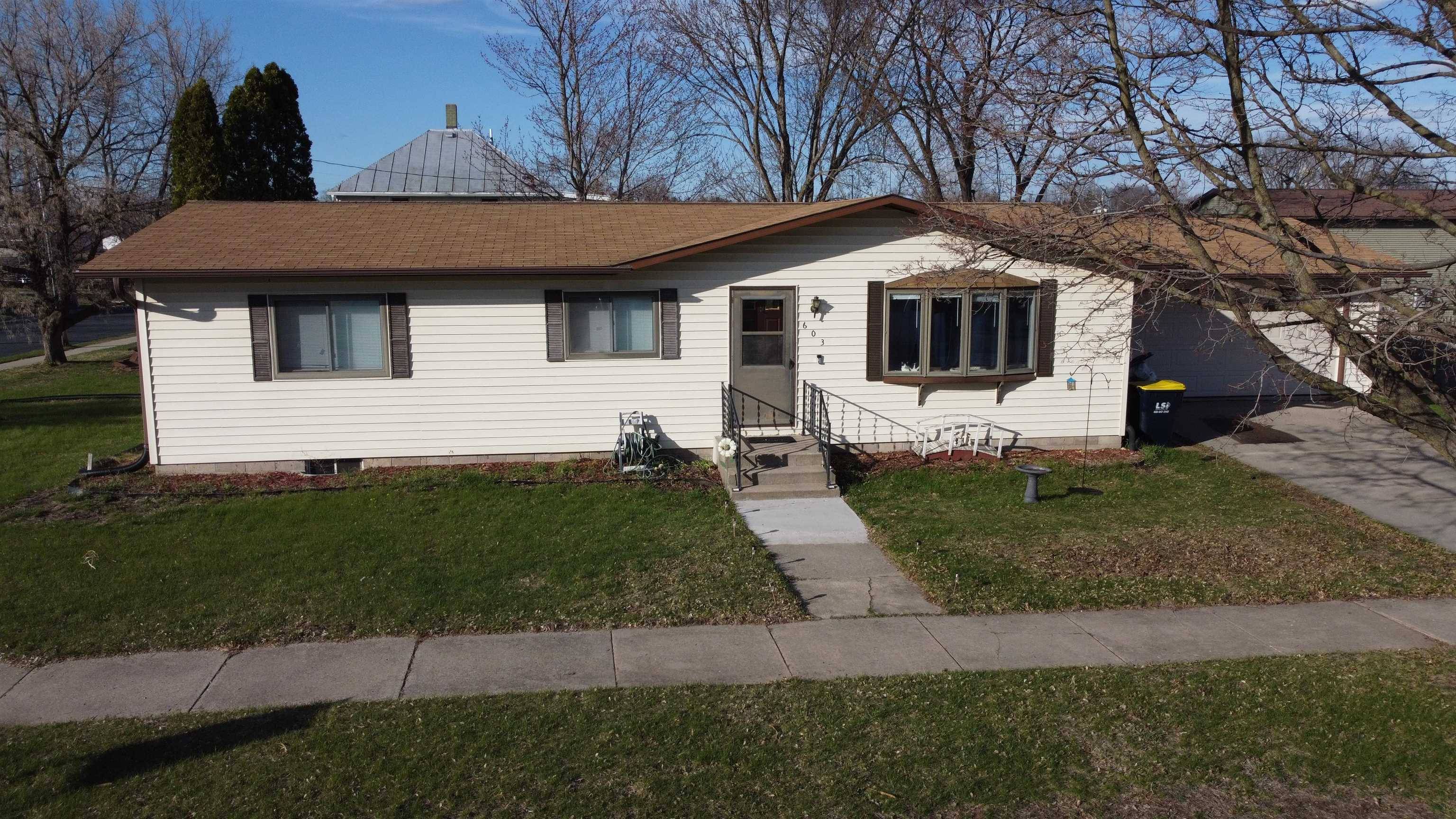 Mauston, WI 53948,603 Mansion Street