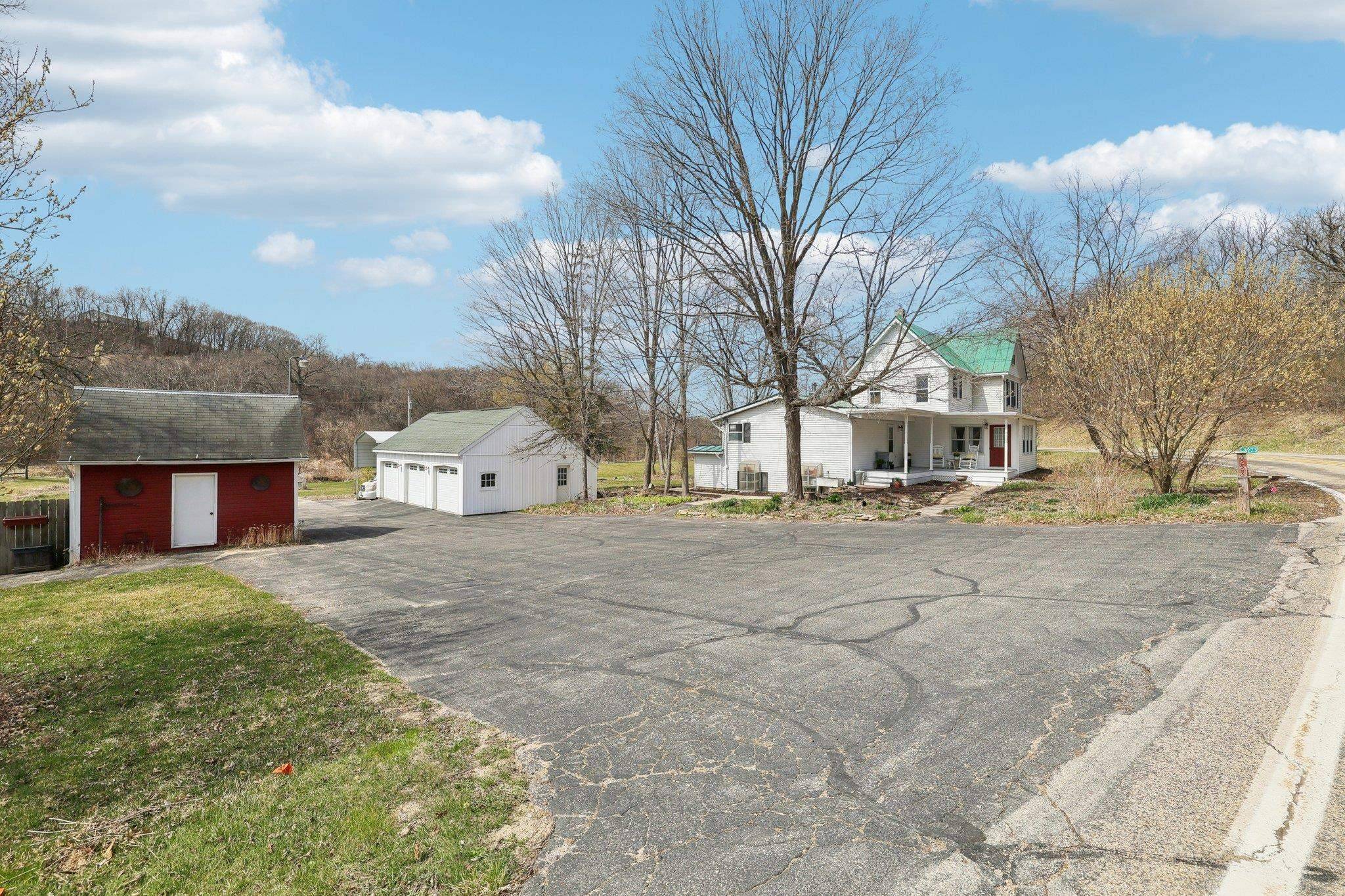 Mount Horeb, WI 53572,3223 County Road JG