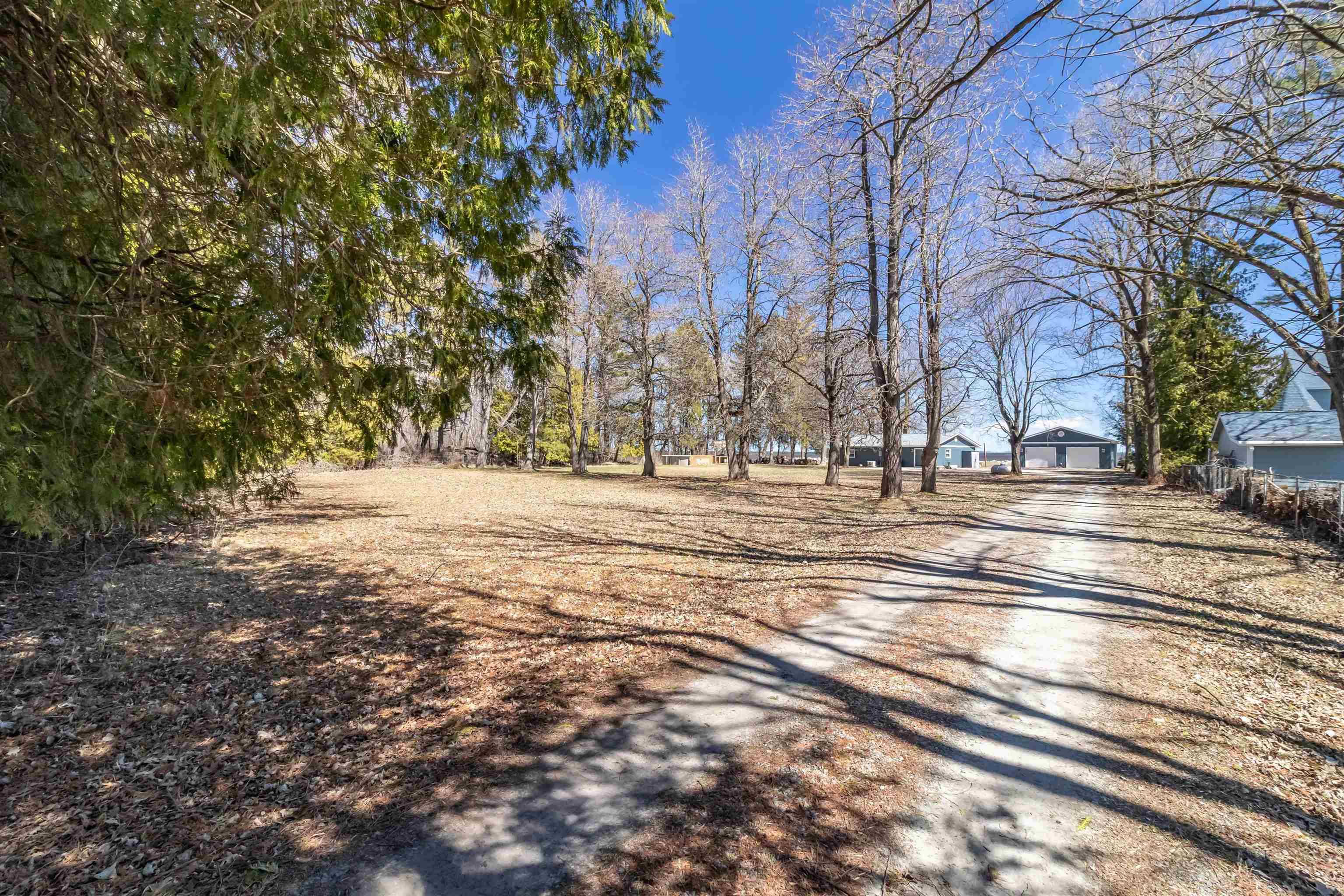 Little Suamico, WI 54141,3714 County Road S