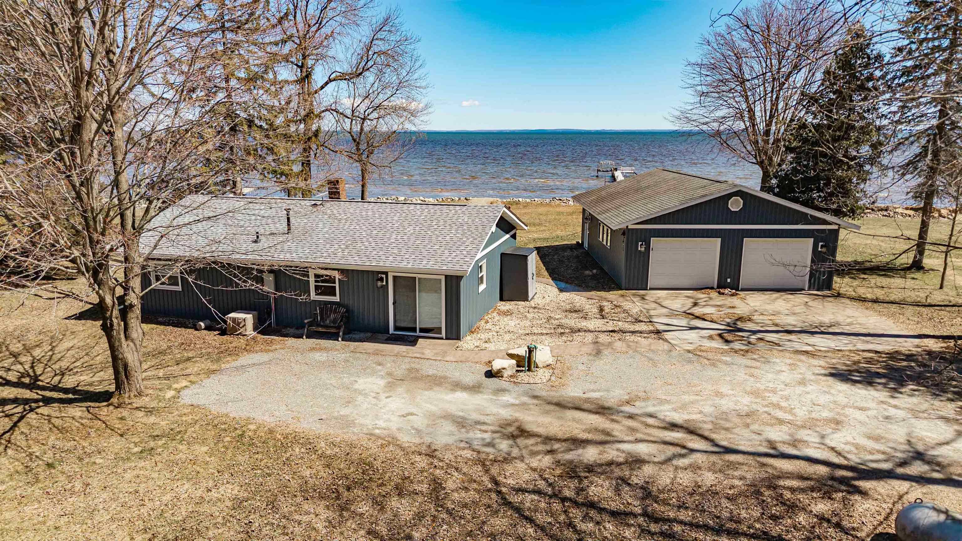 Little Suamico, WI 54141,3714 County Road S