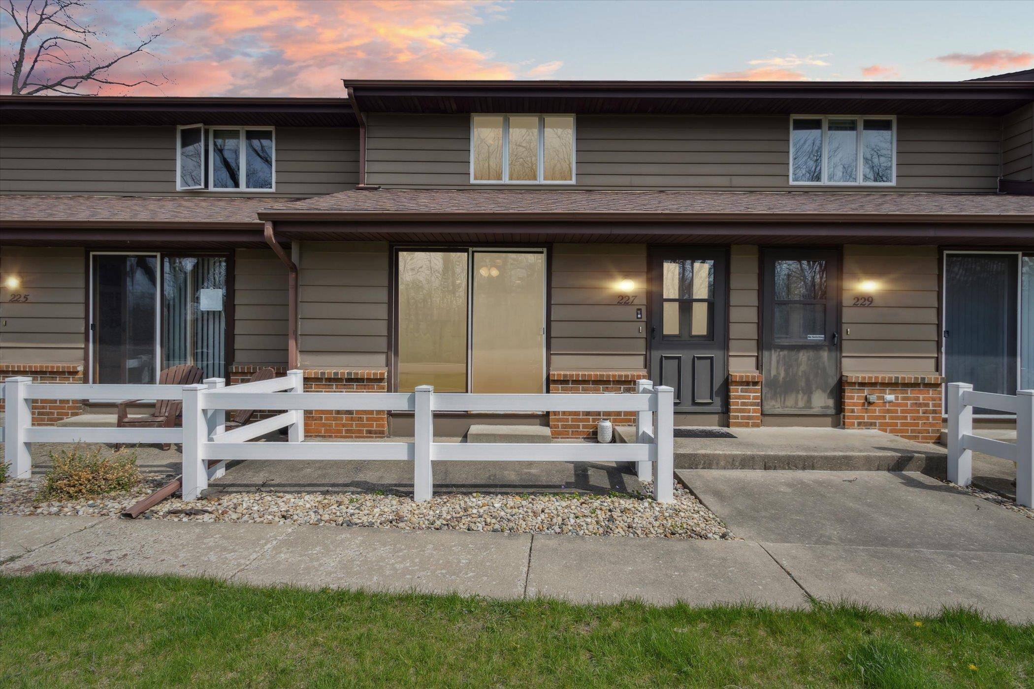 Janesville, WI 53545,227 Ba Wood Lane
