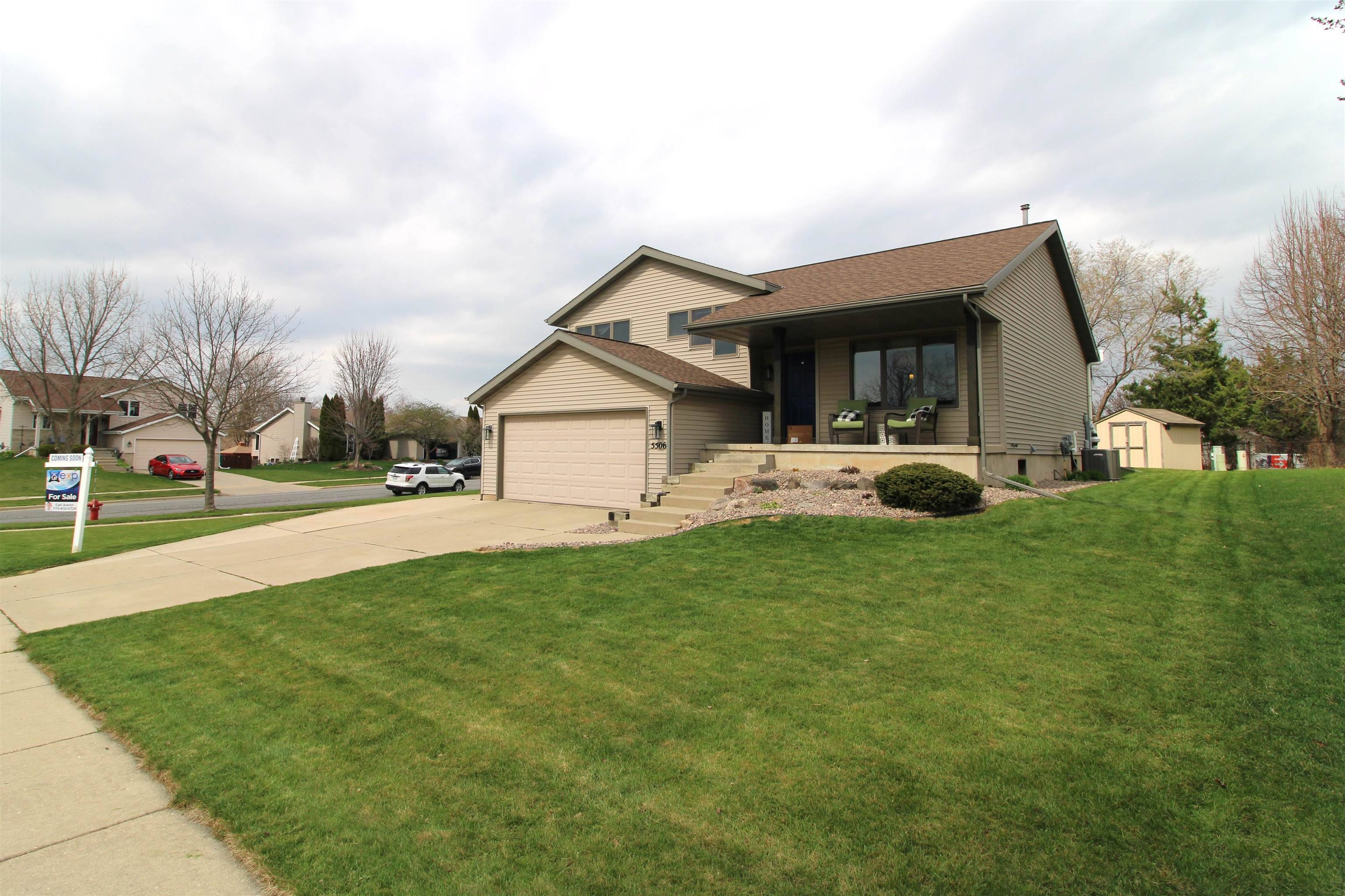 Mcfarland, WI 53558,5506 Red Oak Trail