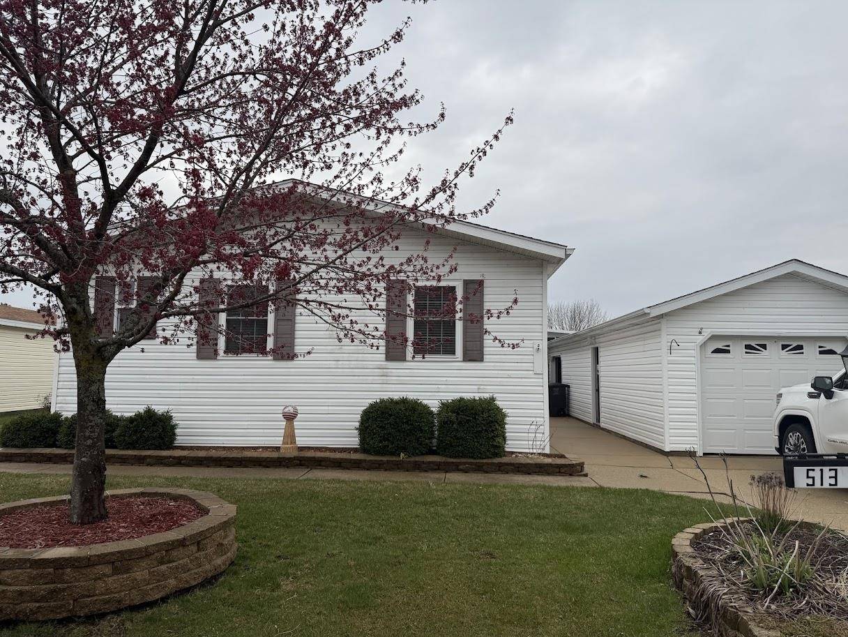 Waterford, WI 53185,513 Mayflower Drive
