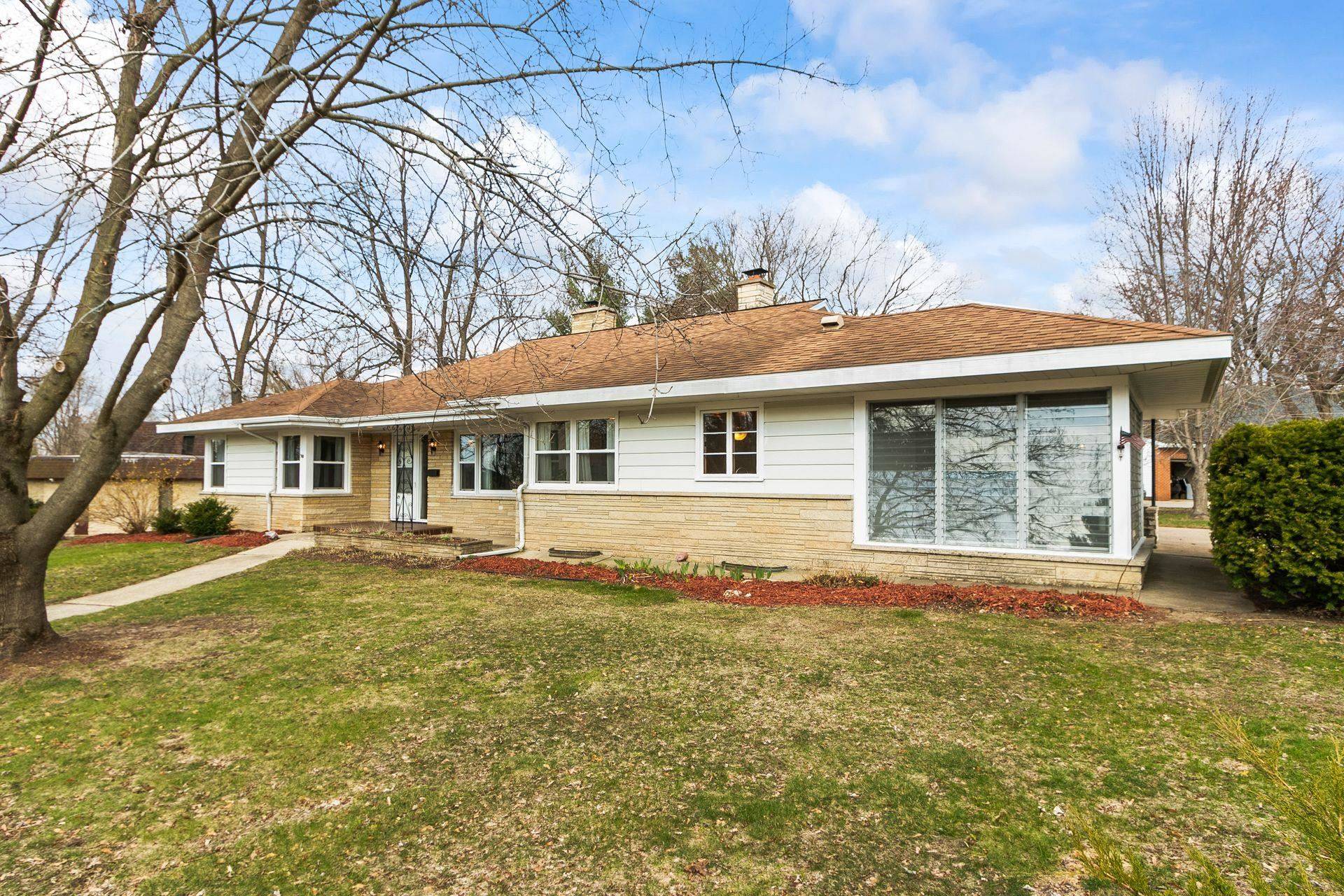 Portage, WI 53901,301 Summit Street