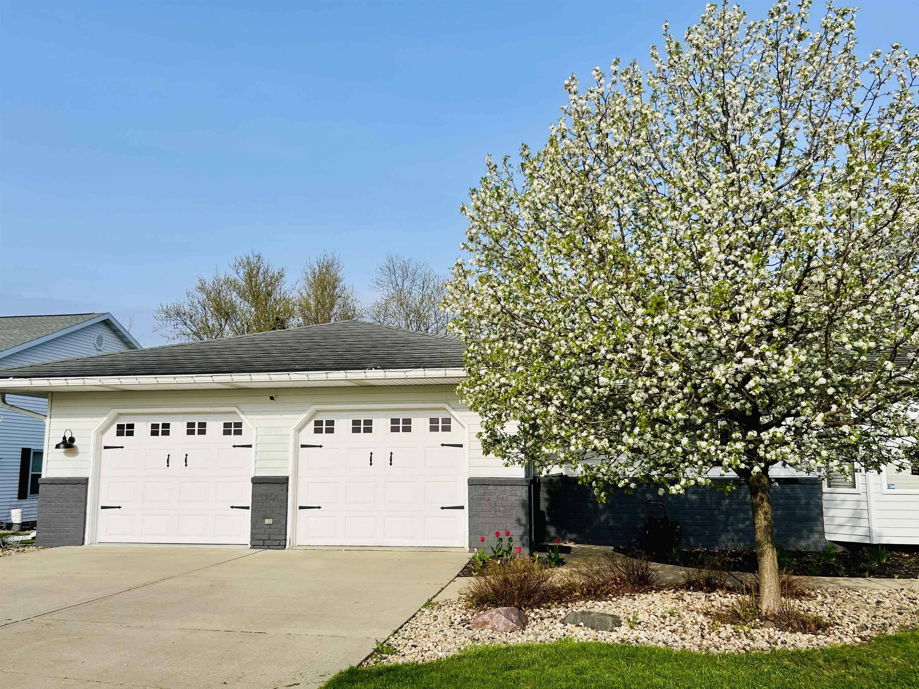 Mount Horeb, WI 53572,504 Lake Street