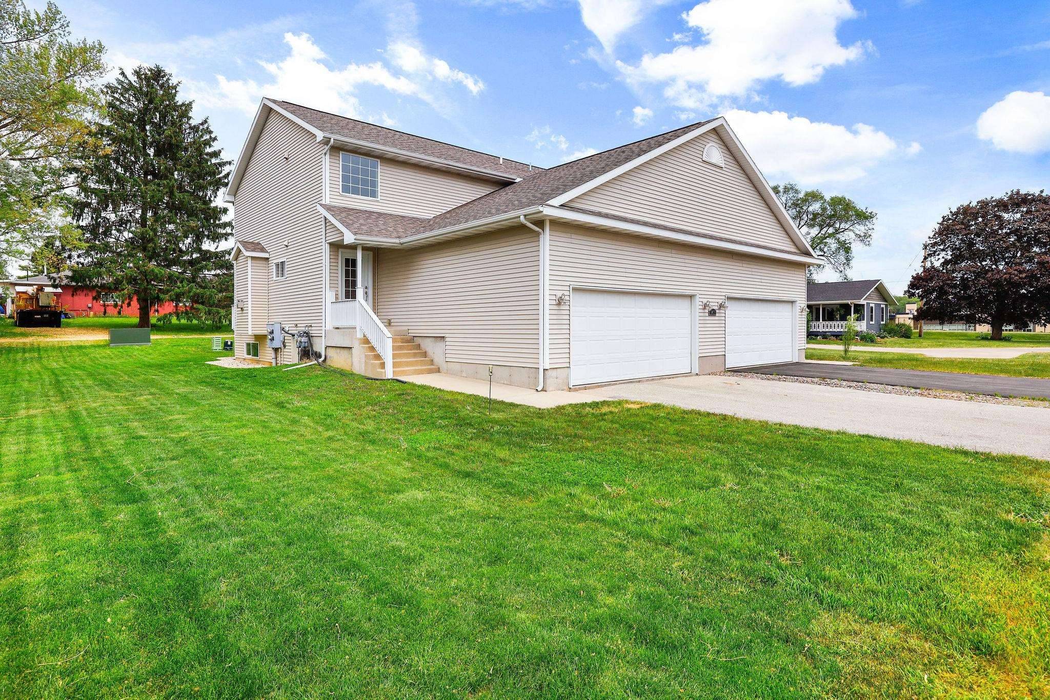 New Glarus, WI 53574,1415 2nd Street #B