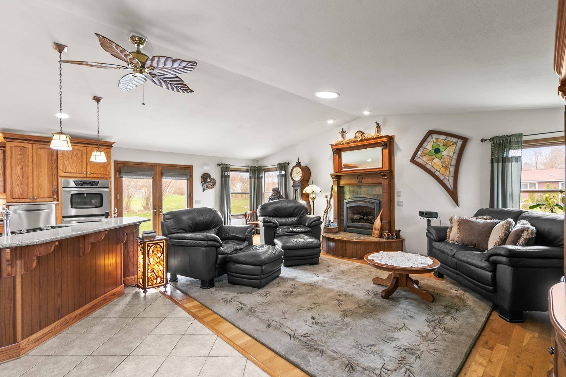 Baraboo, WI 53913,811 9th Street