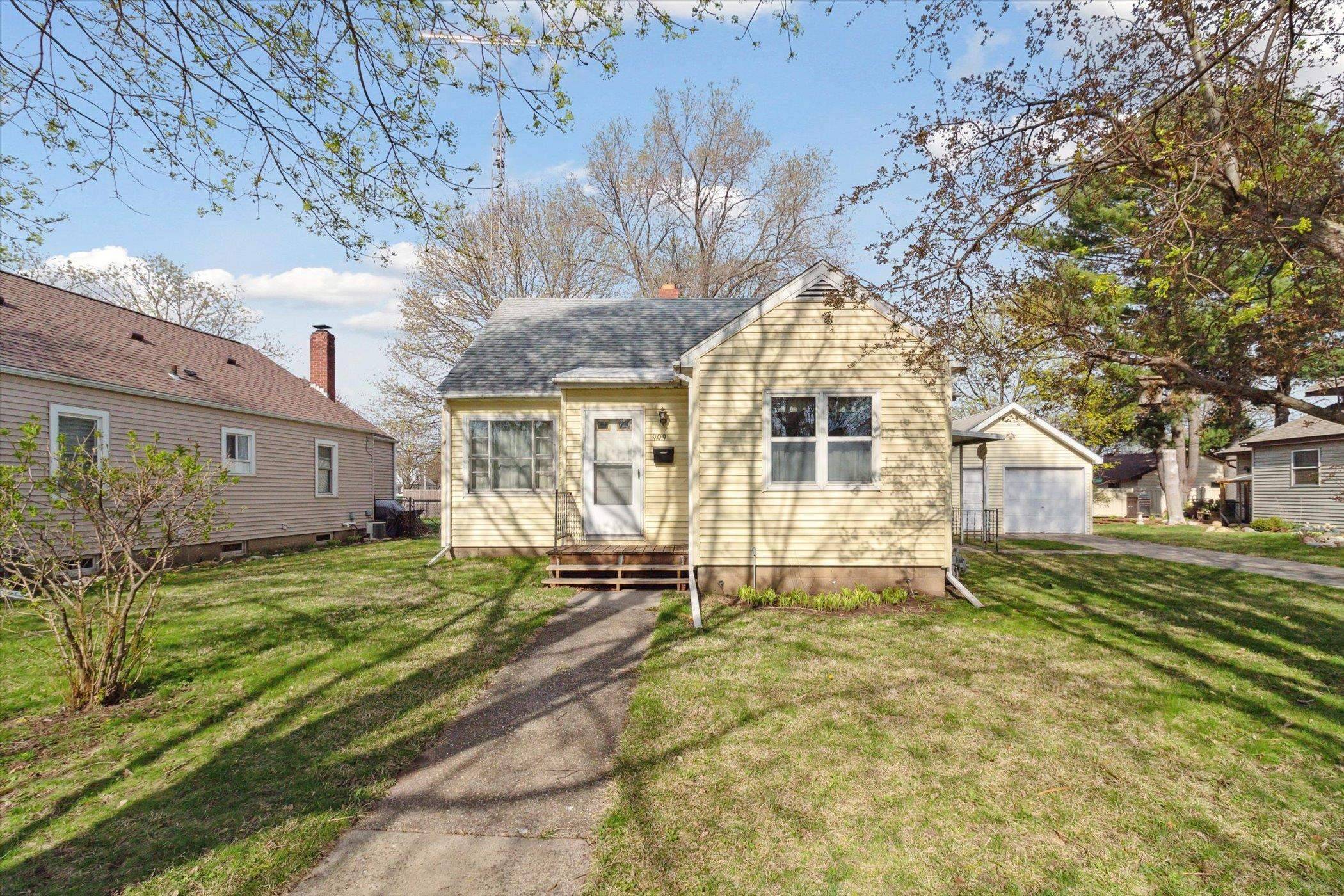 Janesville, WI 53545-1662,909 Caroline Street