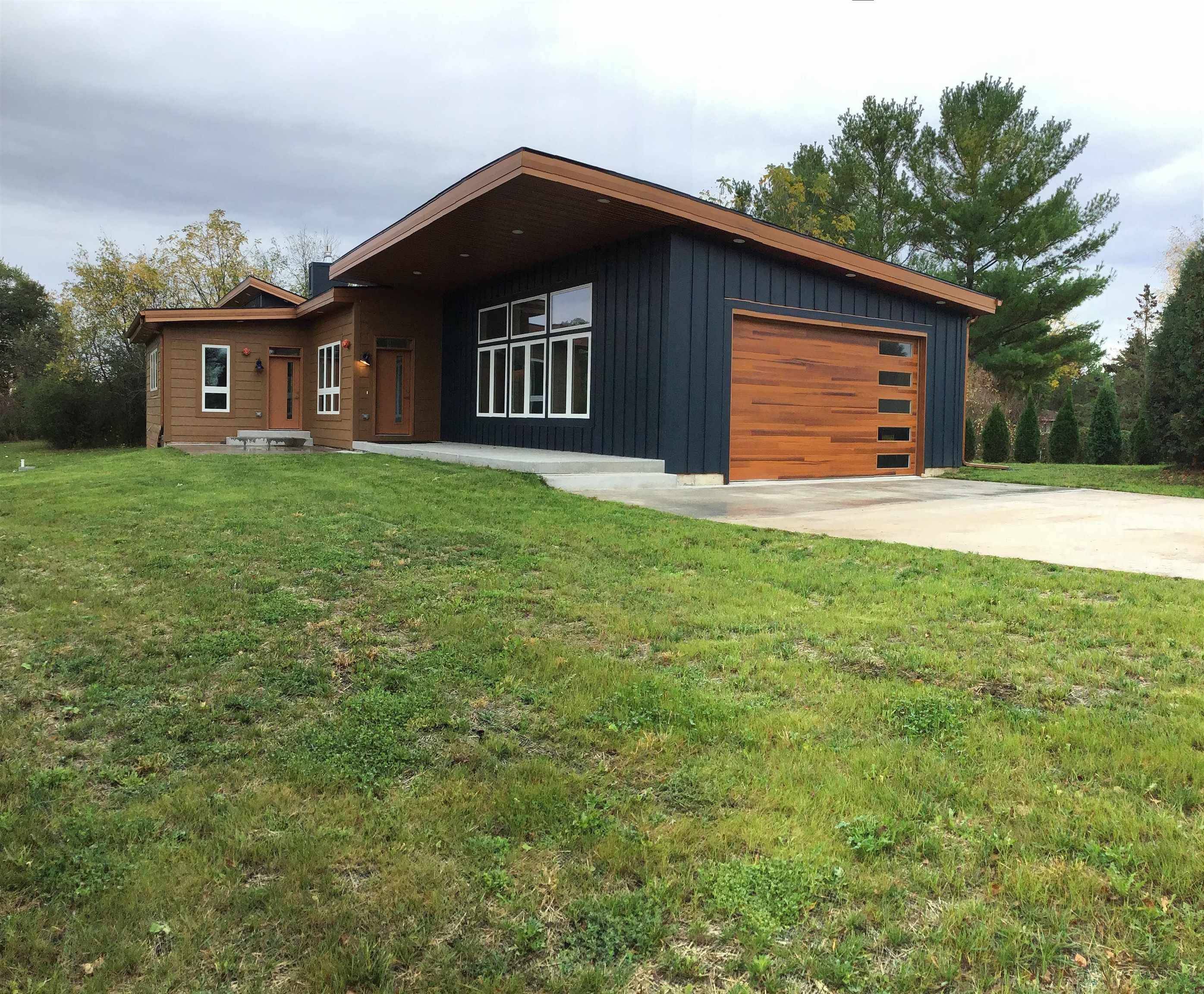 Deforest, WI 53532,6695 Burnick Court