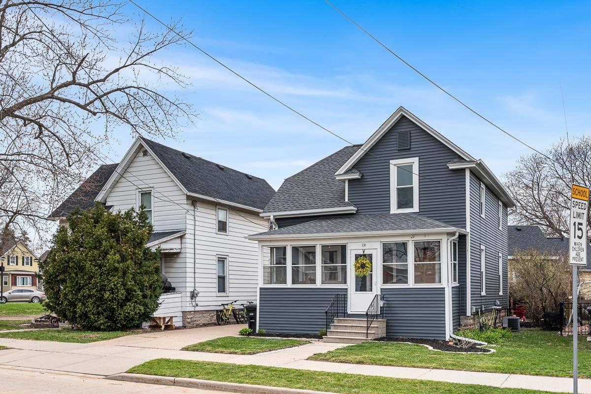 Oshkosh, WI 54901,14 E New York Avenue