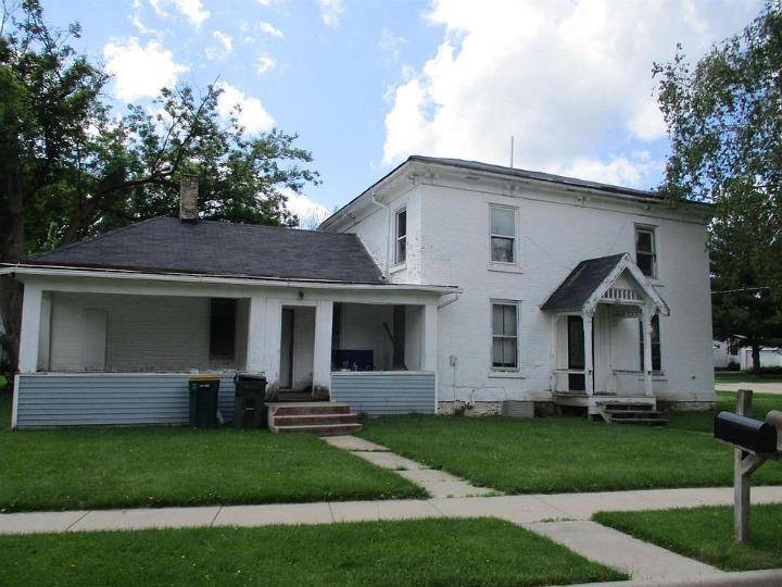 Fox Lake, WI 53933,401 S College Avenue