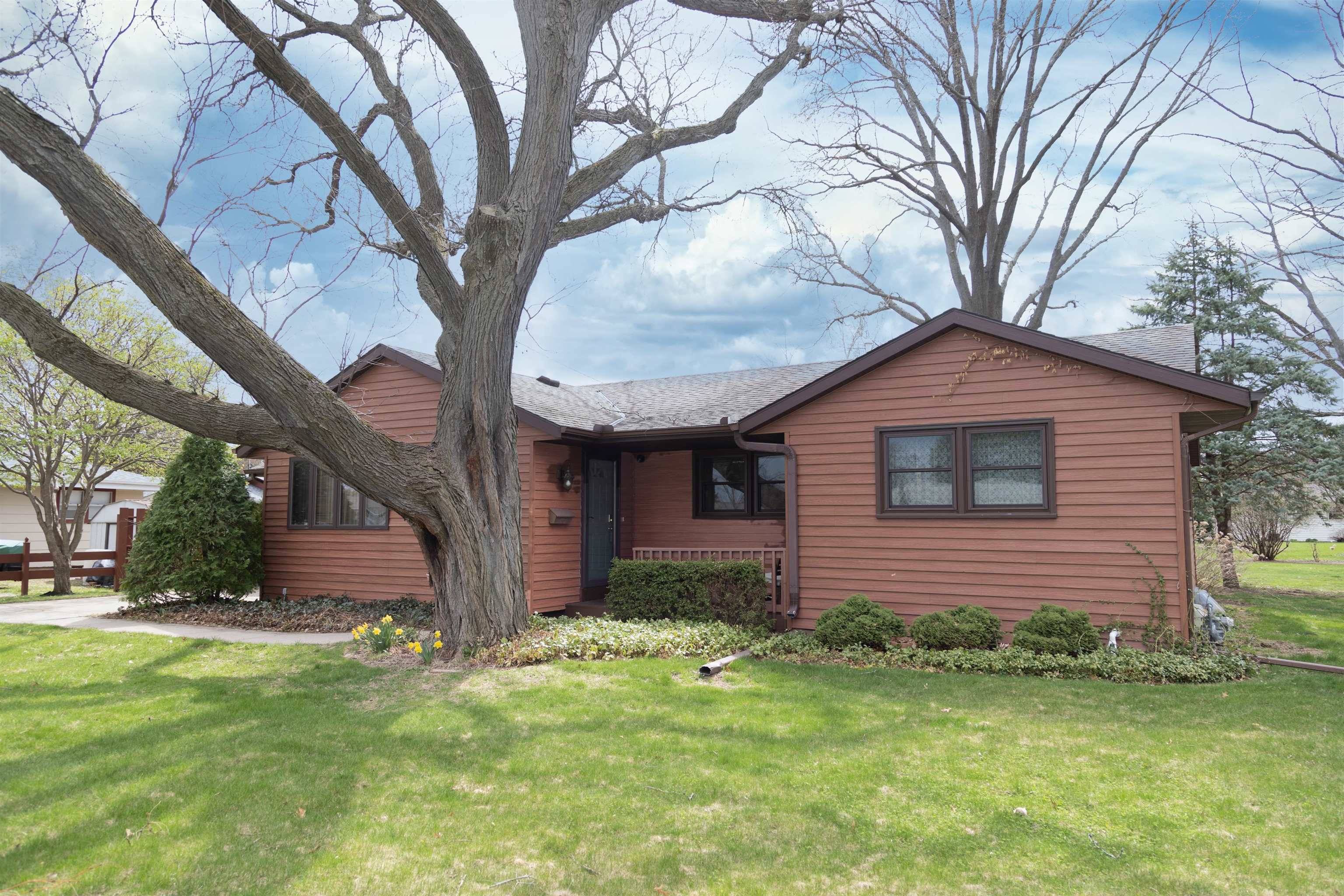 Janesville, WI 53545,1013 N Claremont Drive