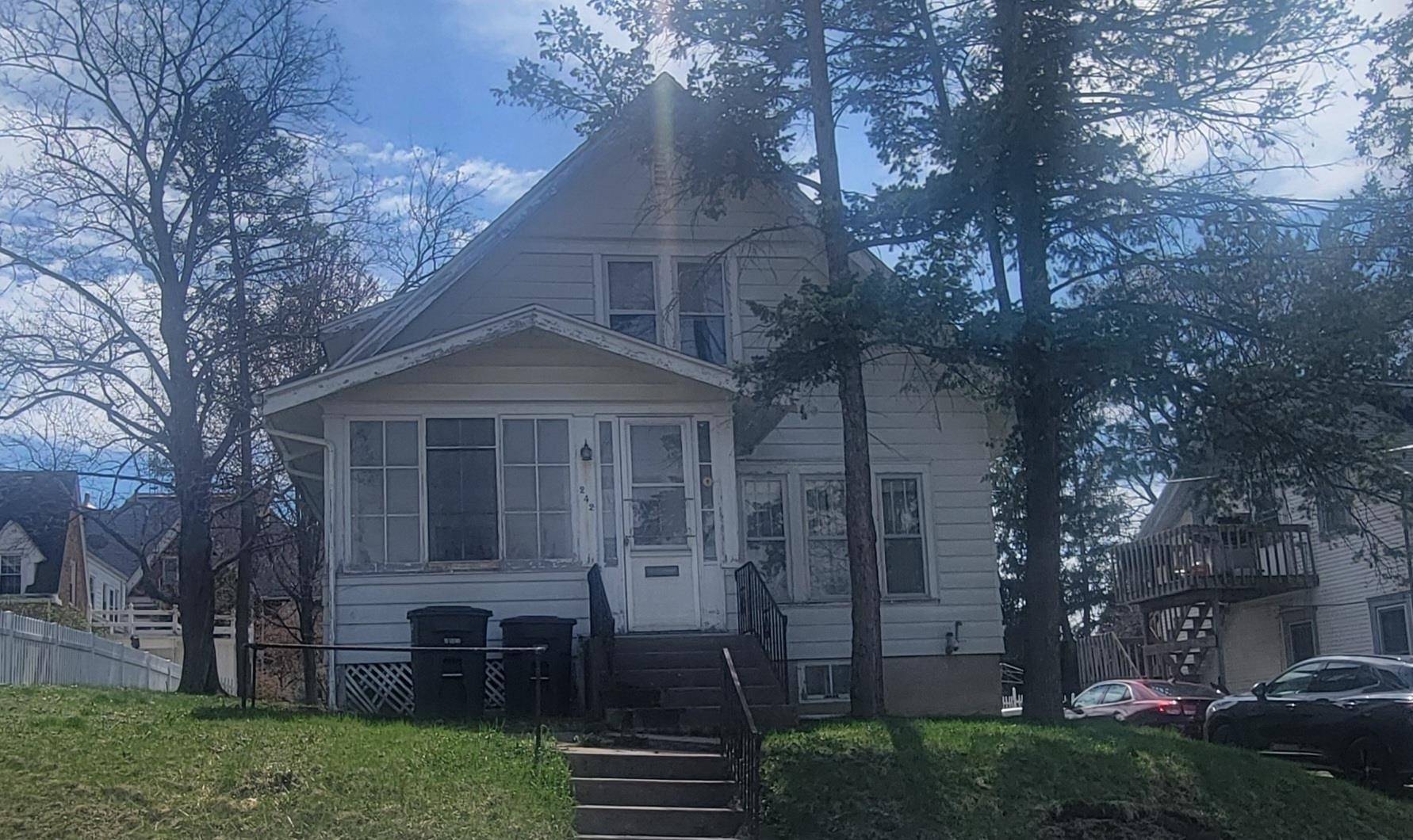 Jefferson, WI 53549-1772,242 E Ogden Street