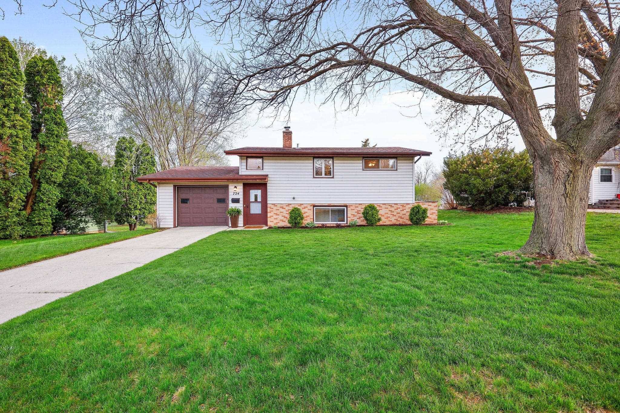 Sun Prairie, WI 53590,724 Wilson Street