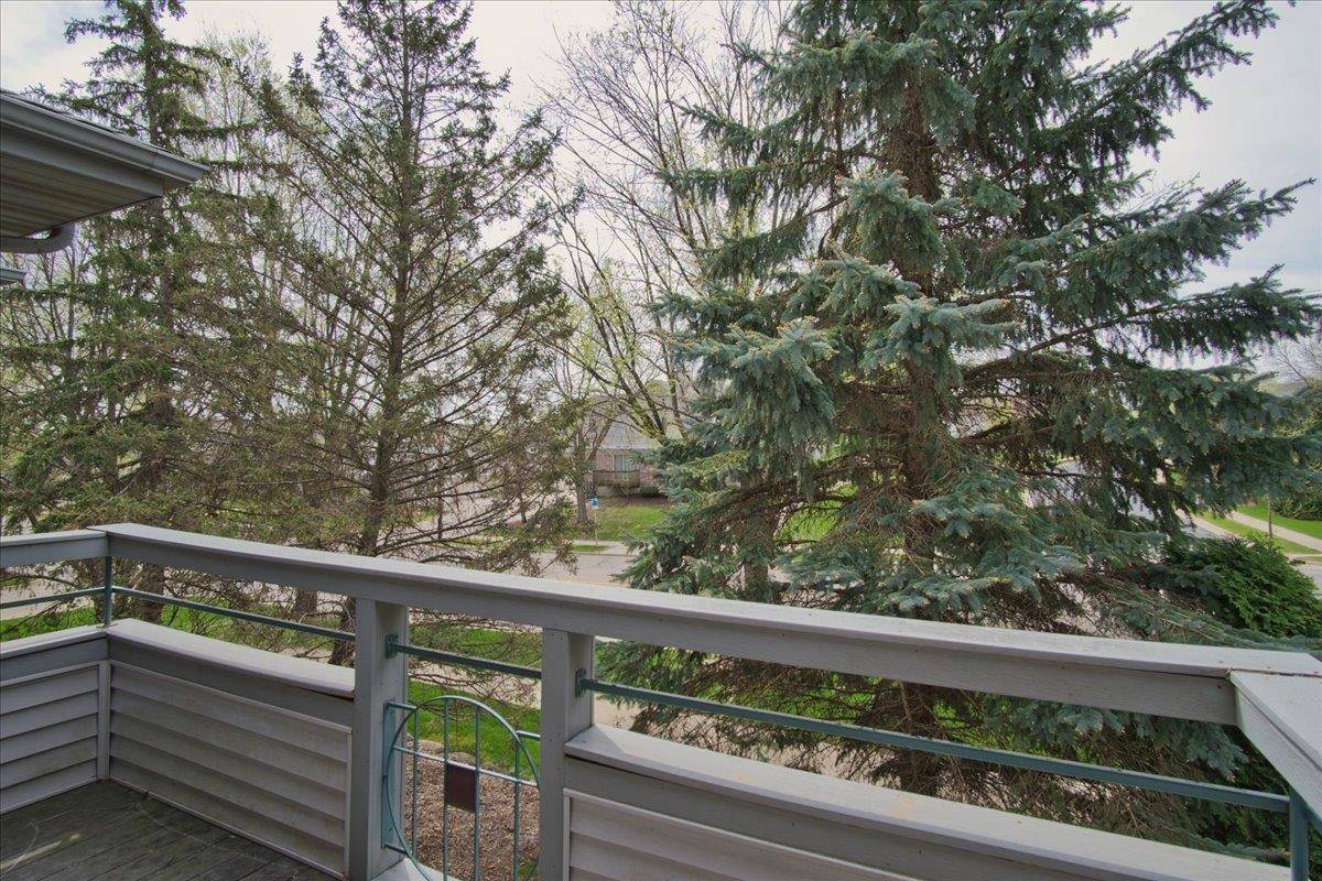 Madison, WI 53719,12 Deer Point Trail