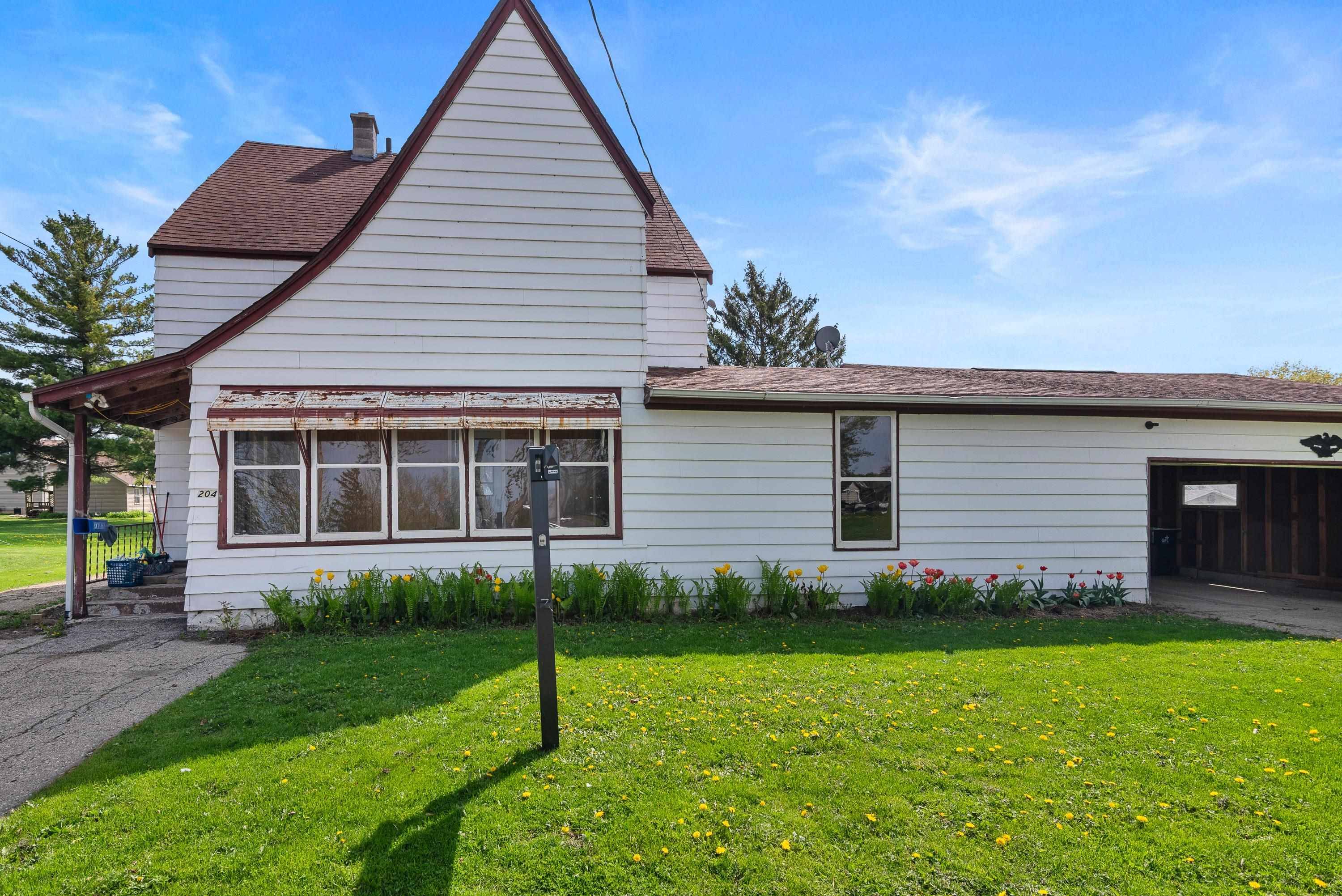 Fox Lake, WI 53933,204 Academy Street