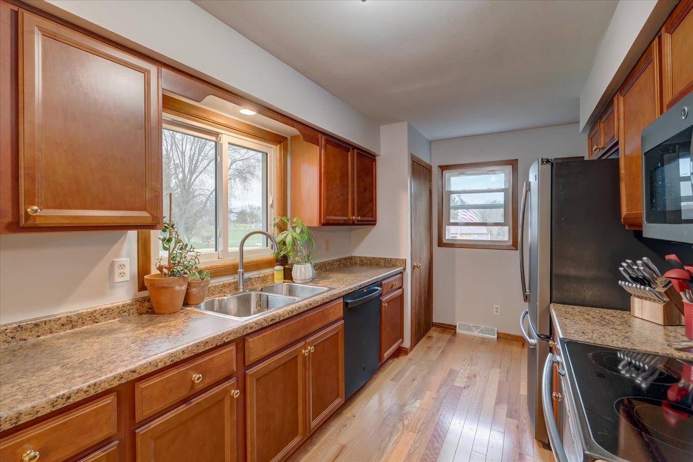 Mount Horeb, WI 53572,511 Linda Road