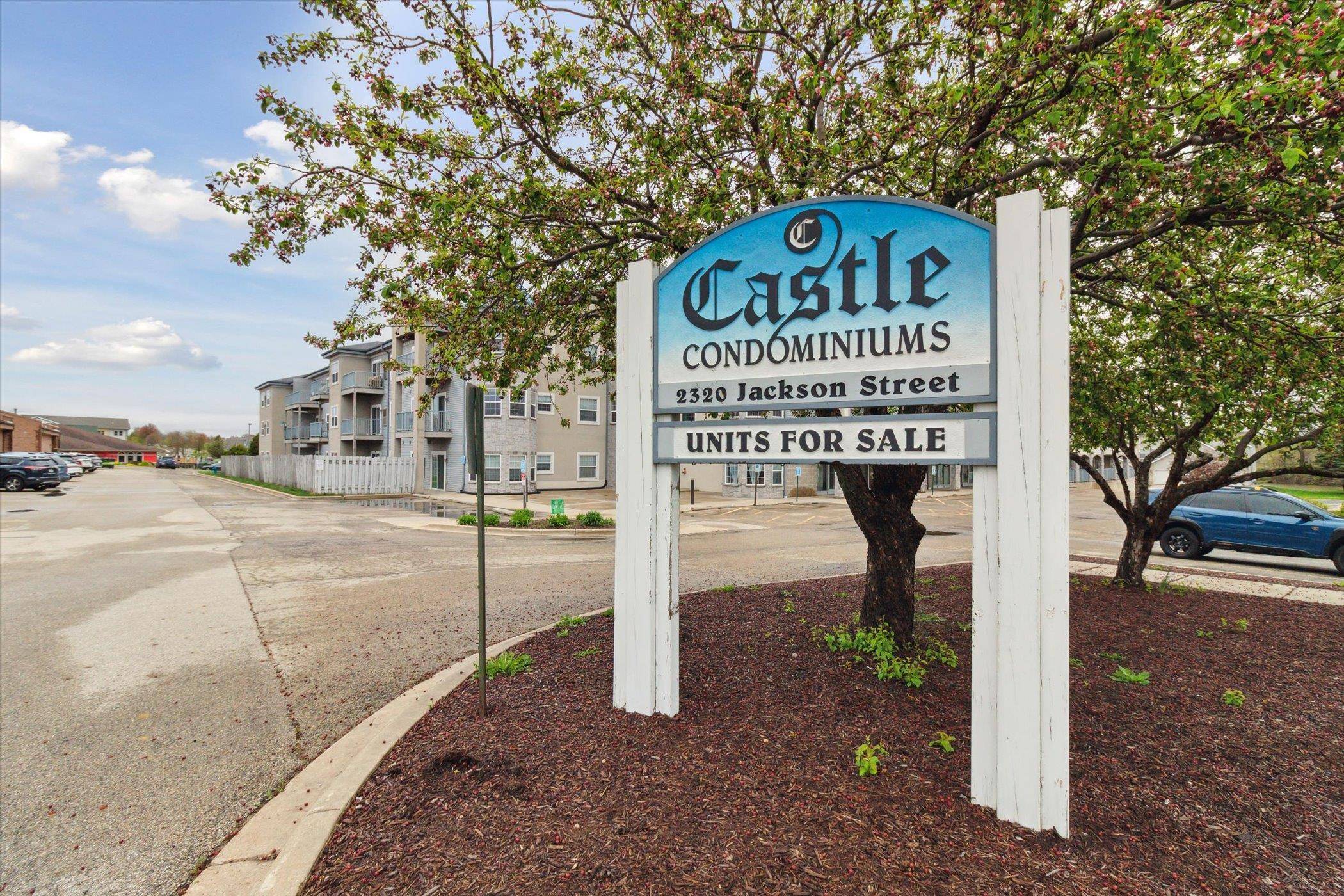 Stoughton, WI 53589,2320 Jackson Street #321