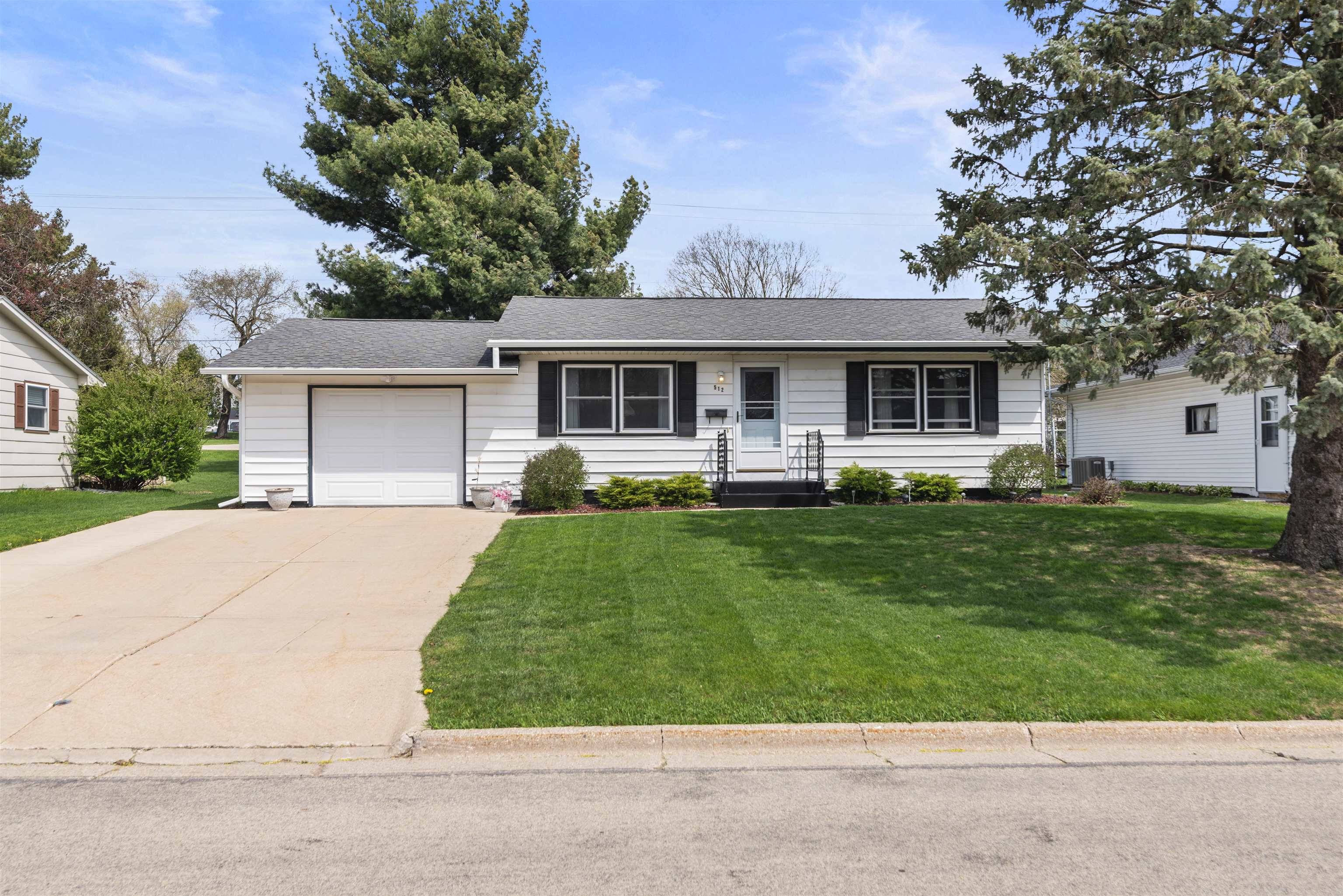 Monroe, WI 53566,512 27th Avenue