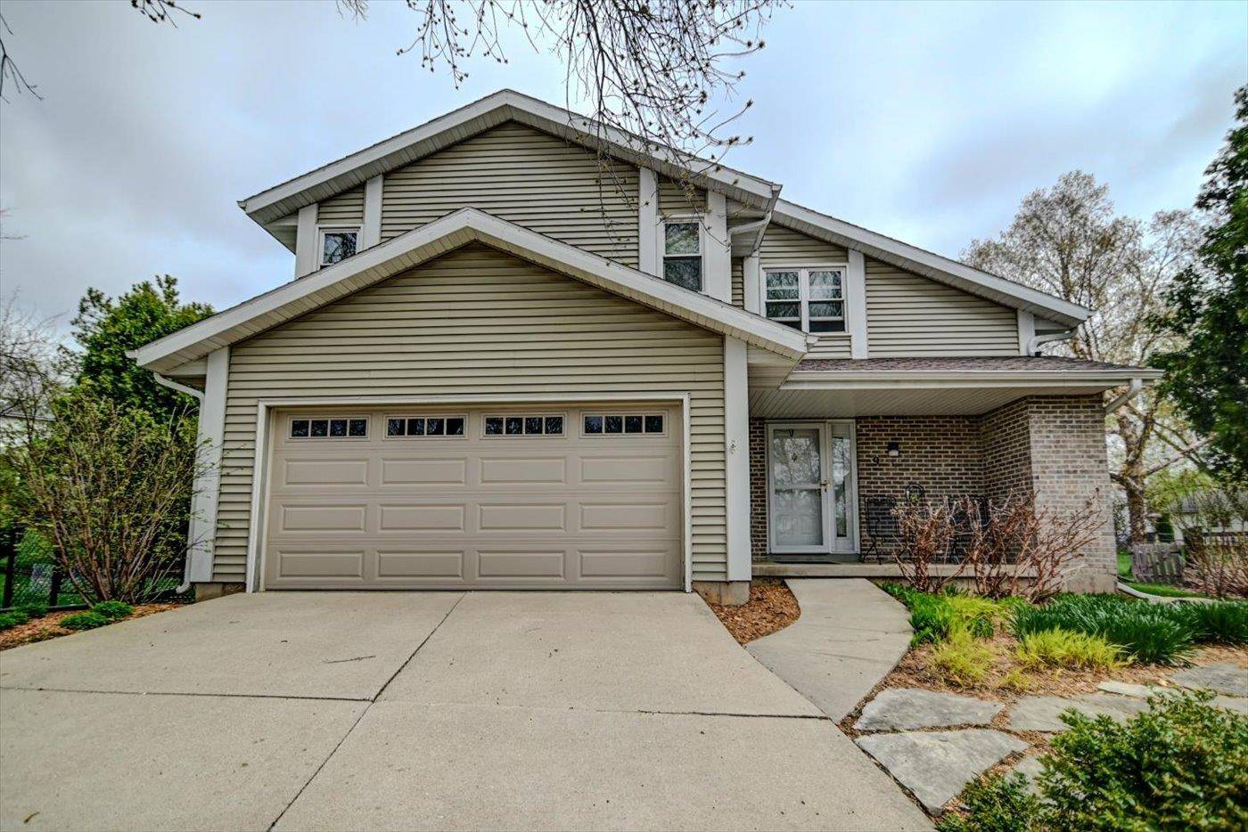 Madison, WI 53719-1557,9 Dorchester Circle