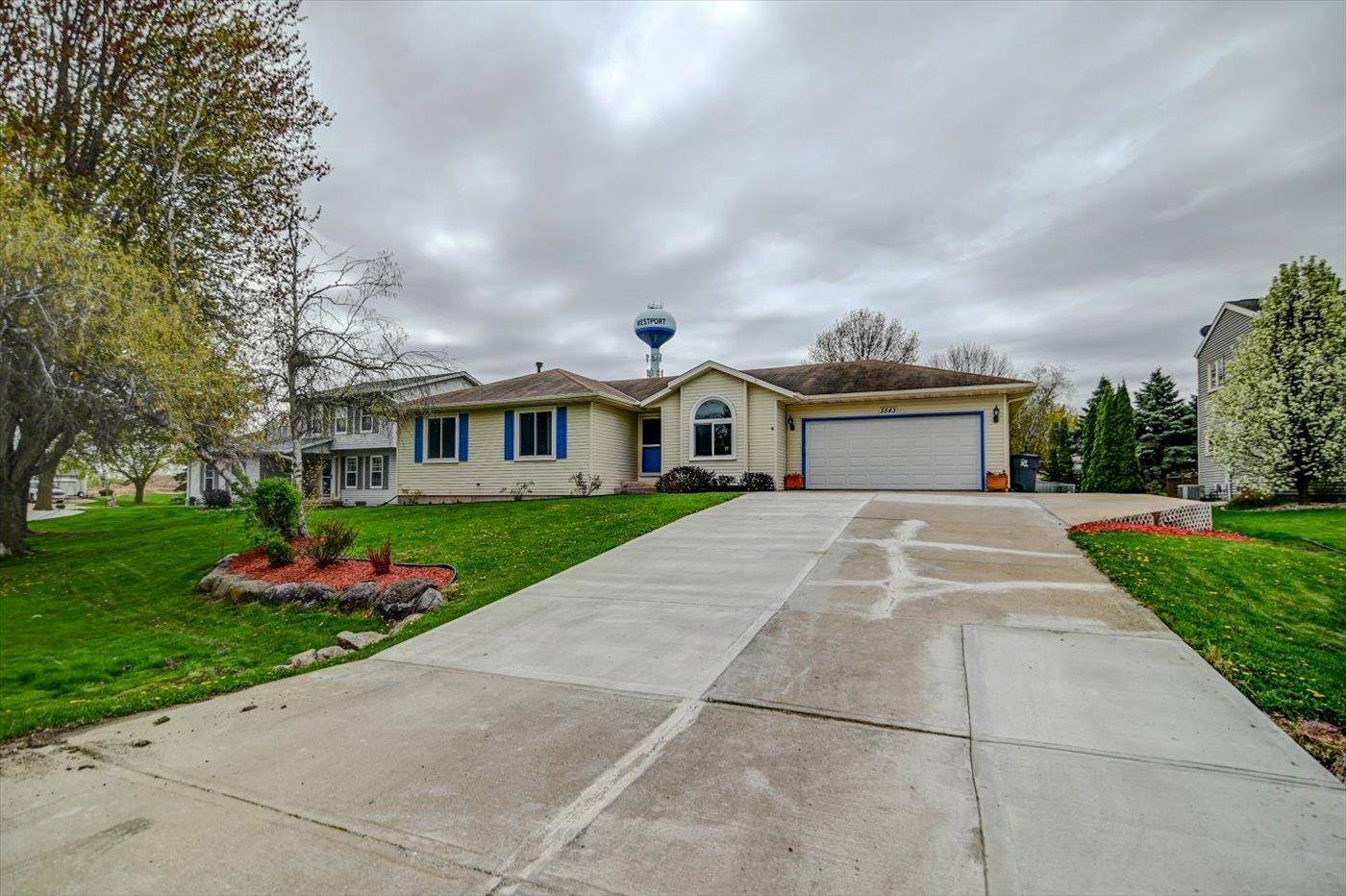 Waunakee, WI 53597,5543 Galway Drive