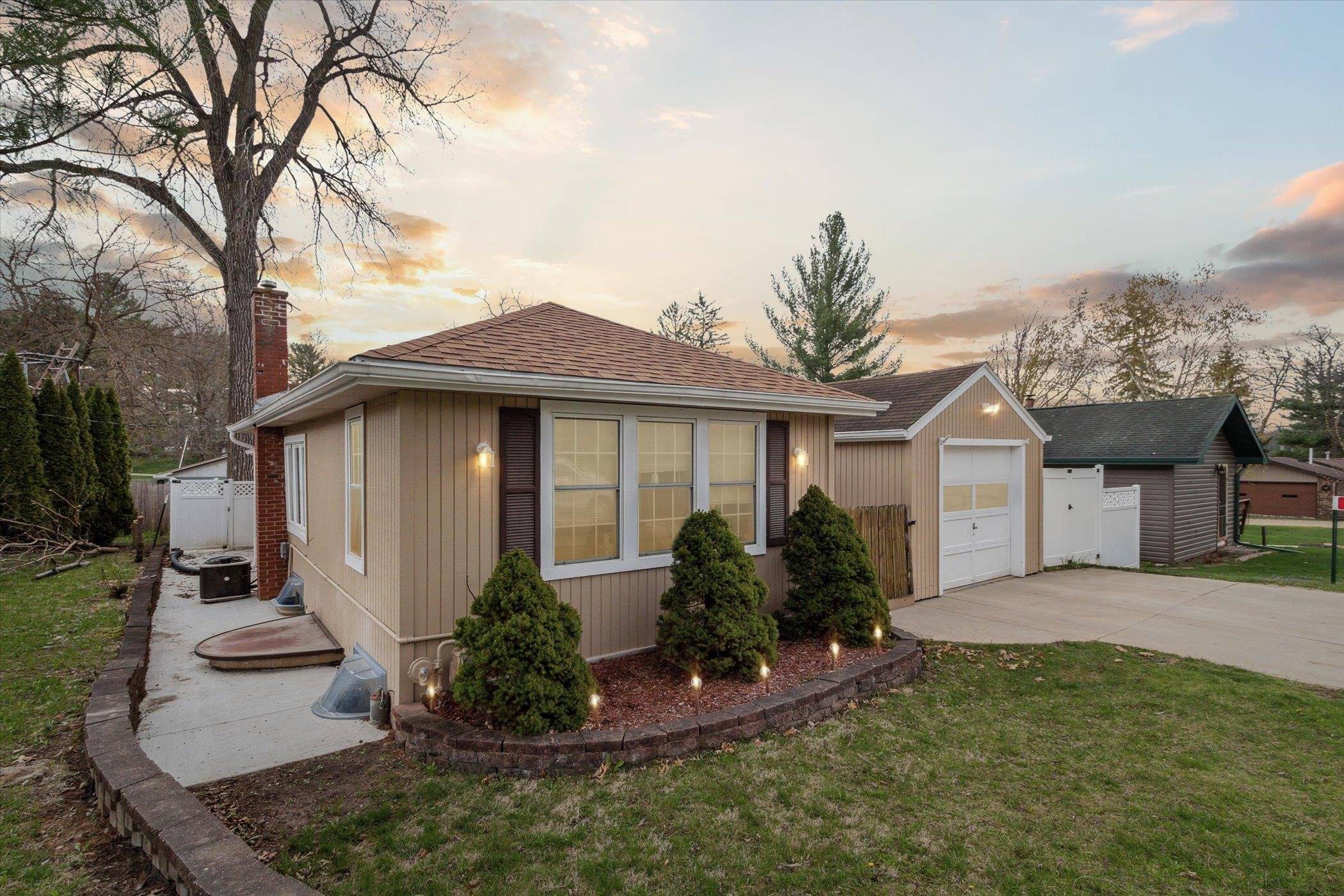 Milton, WI 53563-9649,8910 N Wood Street